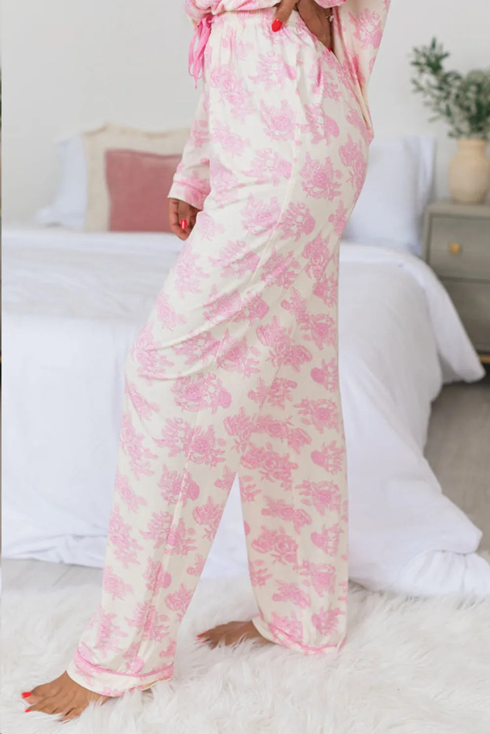 Pink Floral Long Sleeve and Pants Pajamas Set Loungewear & Sleepwear/Sleepwear - Tophatter Daily Deals