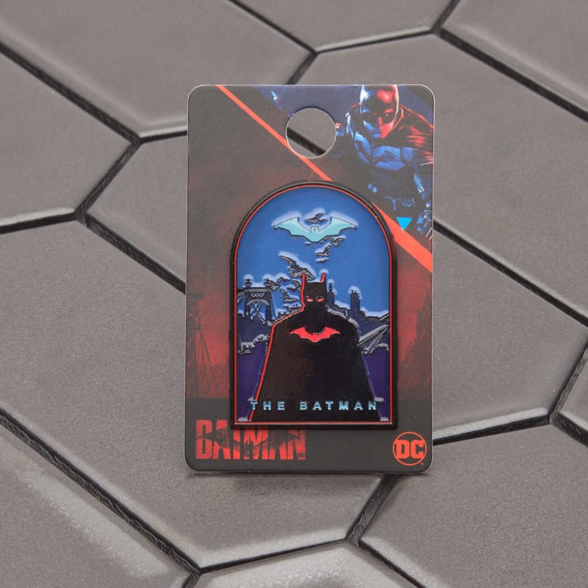 The Batman – Batman Glow In The Dark Pin Badge Pin Set - Tophatter Daily Deals