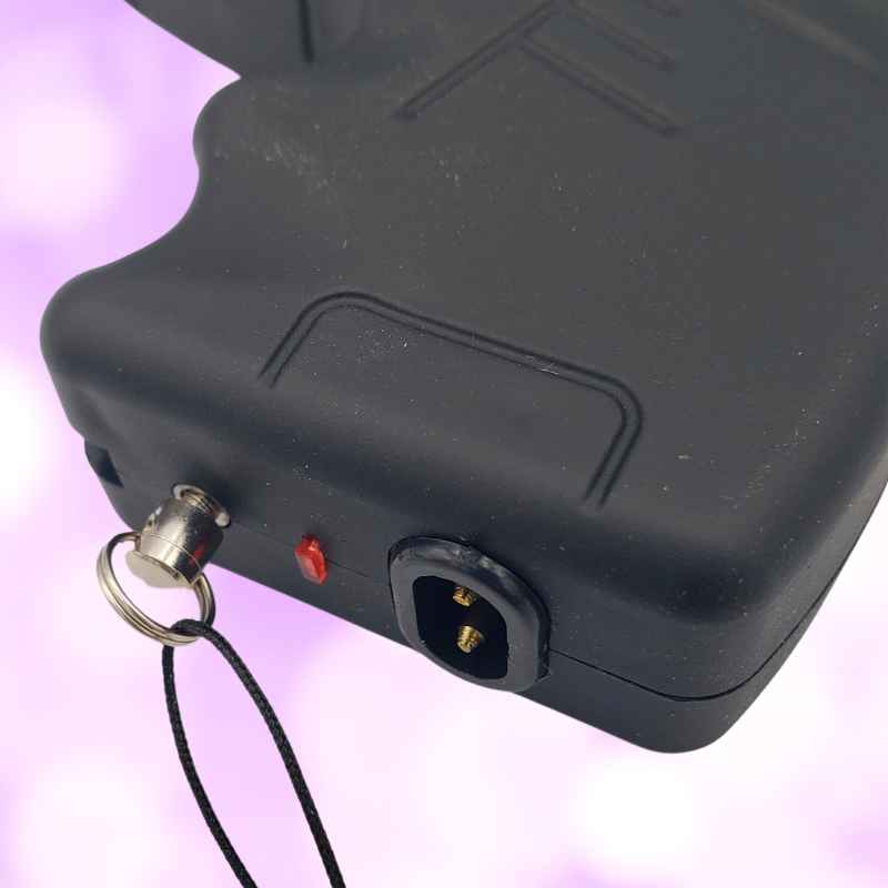 "Pistol-Whipped" Gun Grip Flashlight Stun Gun Combo Stun Guns - Tophatter Daily Deals