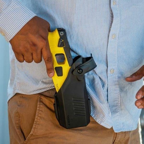 TASER® 7CQ Police Strength Home Defense Taser - Tophatter Daily Deals
