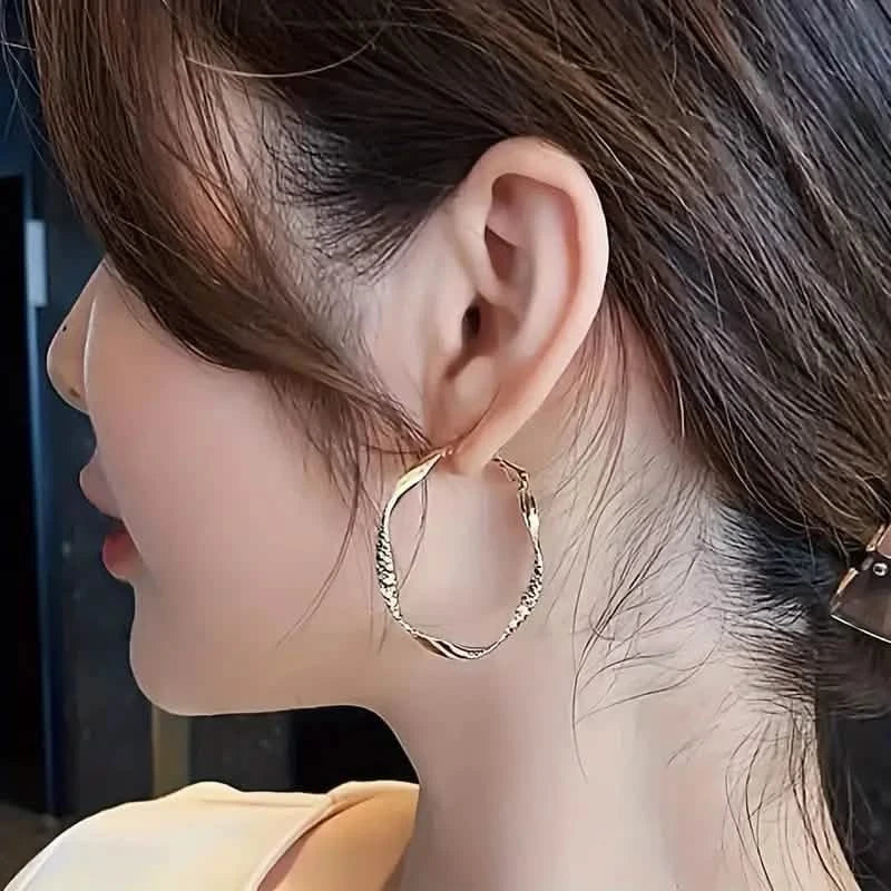 Delicate Silky Texture Design Women's Earrings Earrings - Tophatter Daily Deals