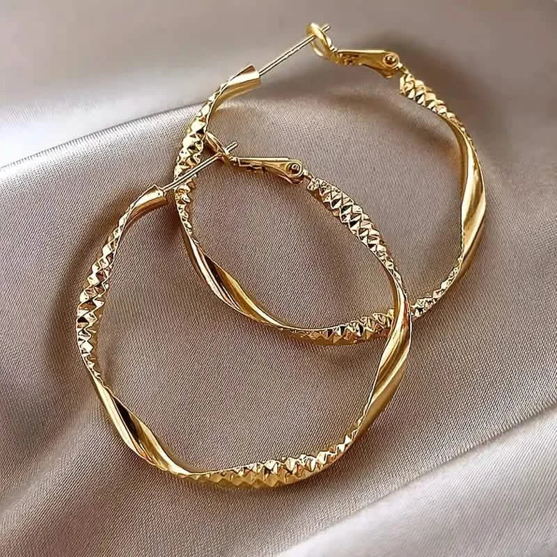 Delicate Silky Texture Design Women's Earrings Gold Earrings - Tophatter Daily Deals