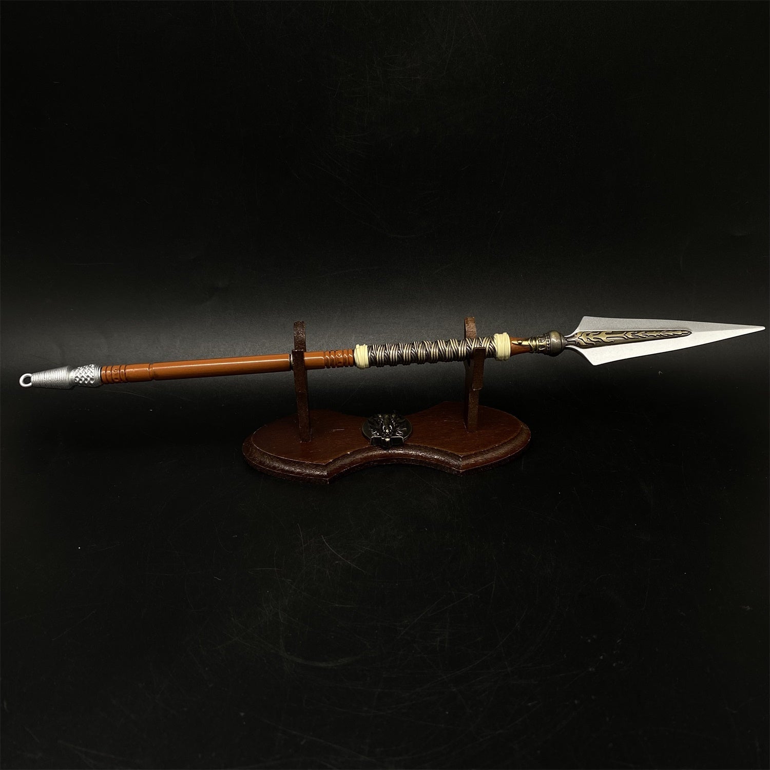 Dark Ruler's Great Shield Rough-tooth Saw The Spear of Resurrection Metal Replica - Tophatter Daily Deals