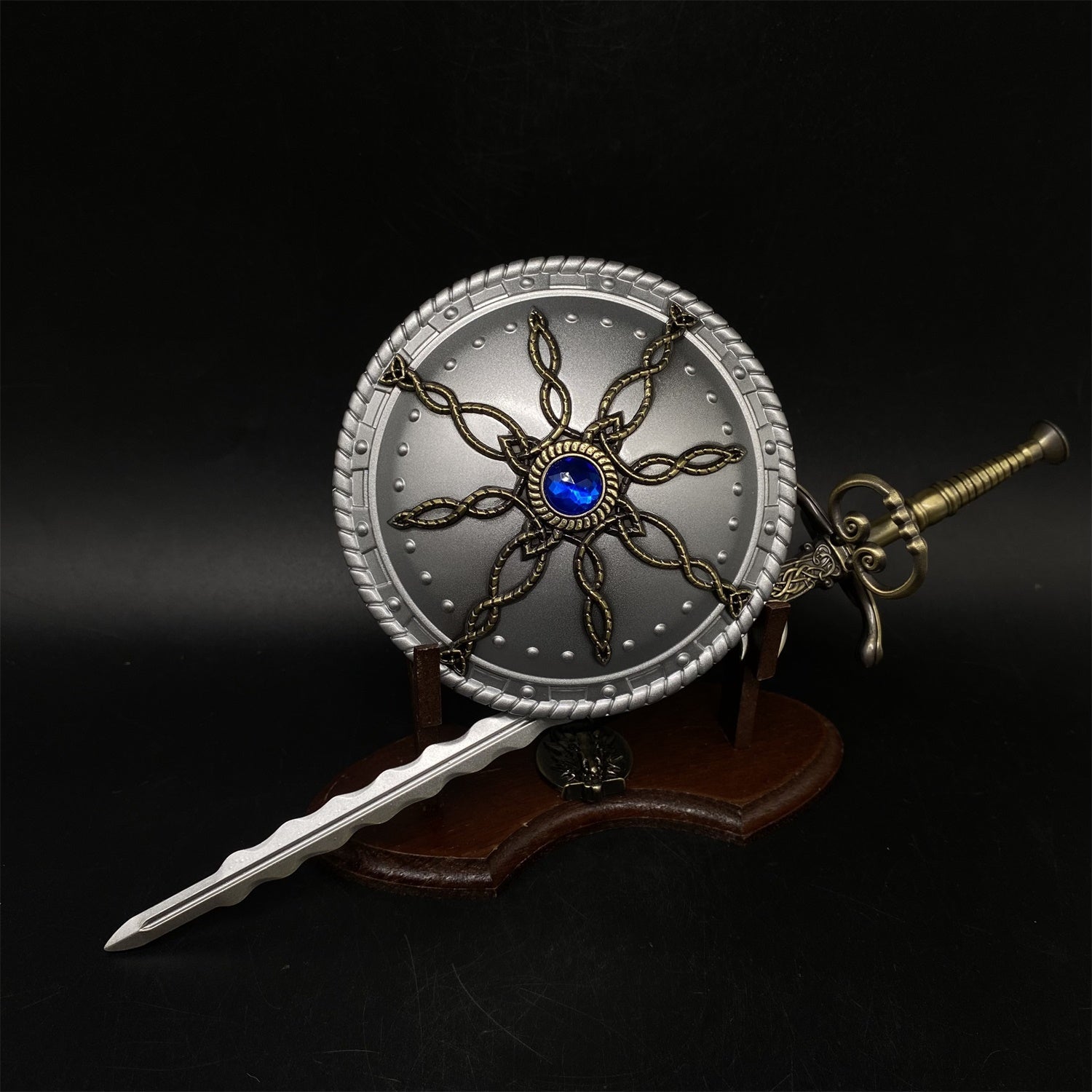 Dark Ruler's Great Shield Rough-tooth Saw The Spear of Resurrection Metal Replica - Tophatter Daily Deals