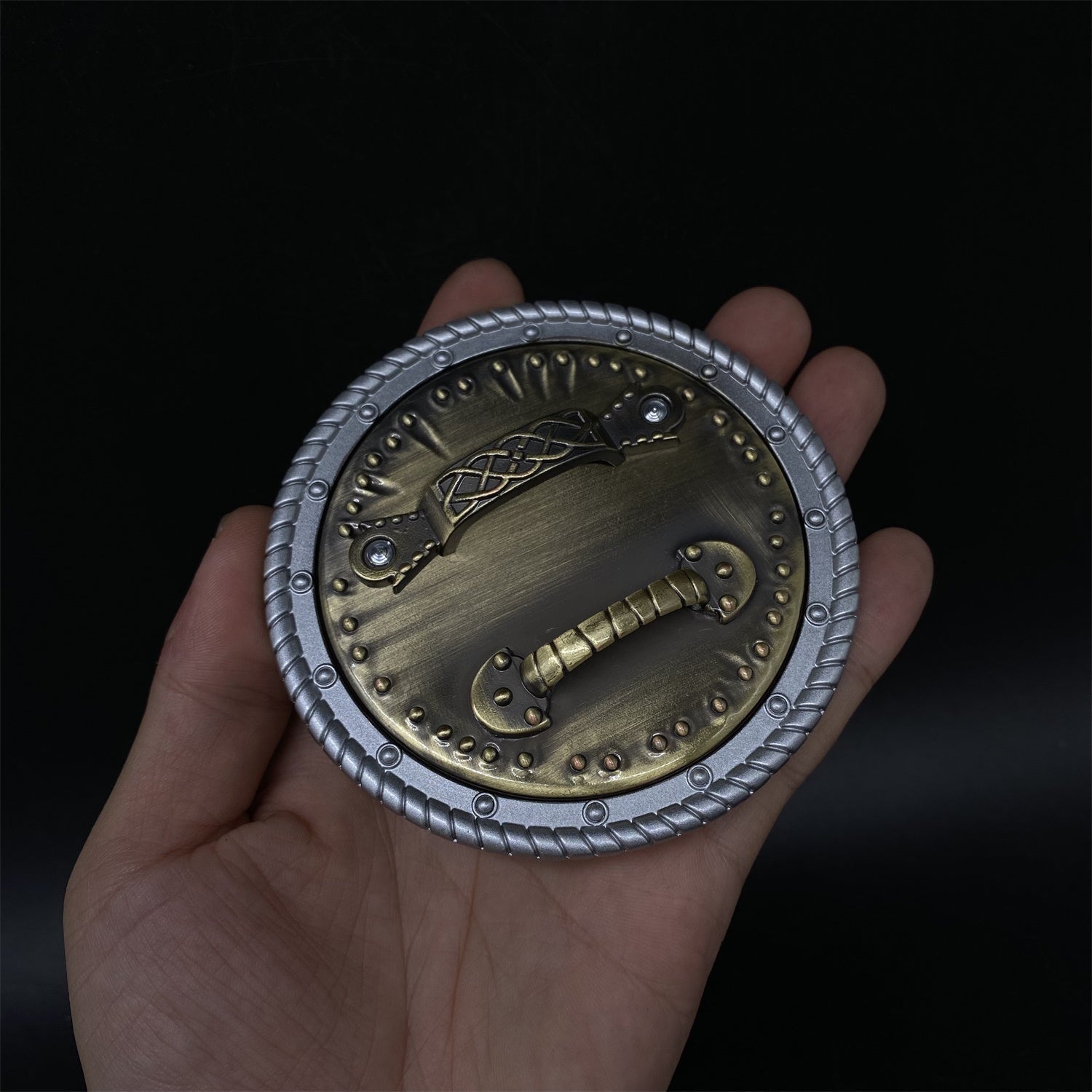 Dark Ruler's Great Shield Rough-tooth Saw The Spear of Resurrection Metal Replica - Tophatter Daily Deals