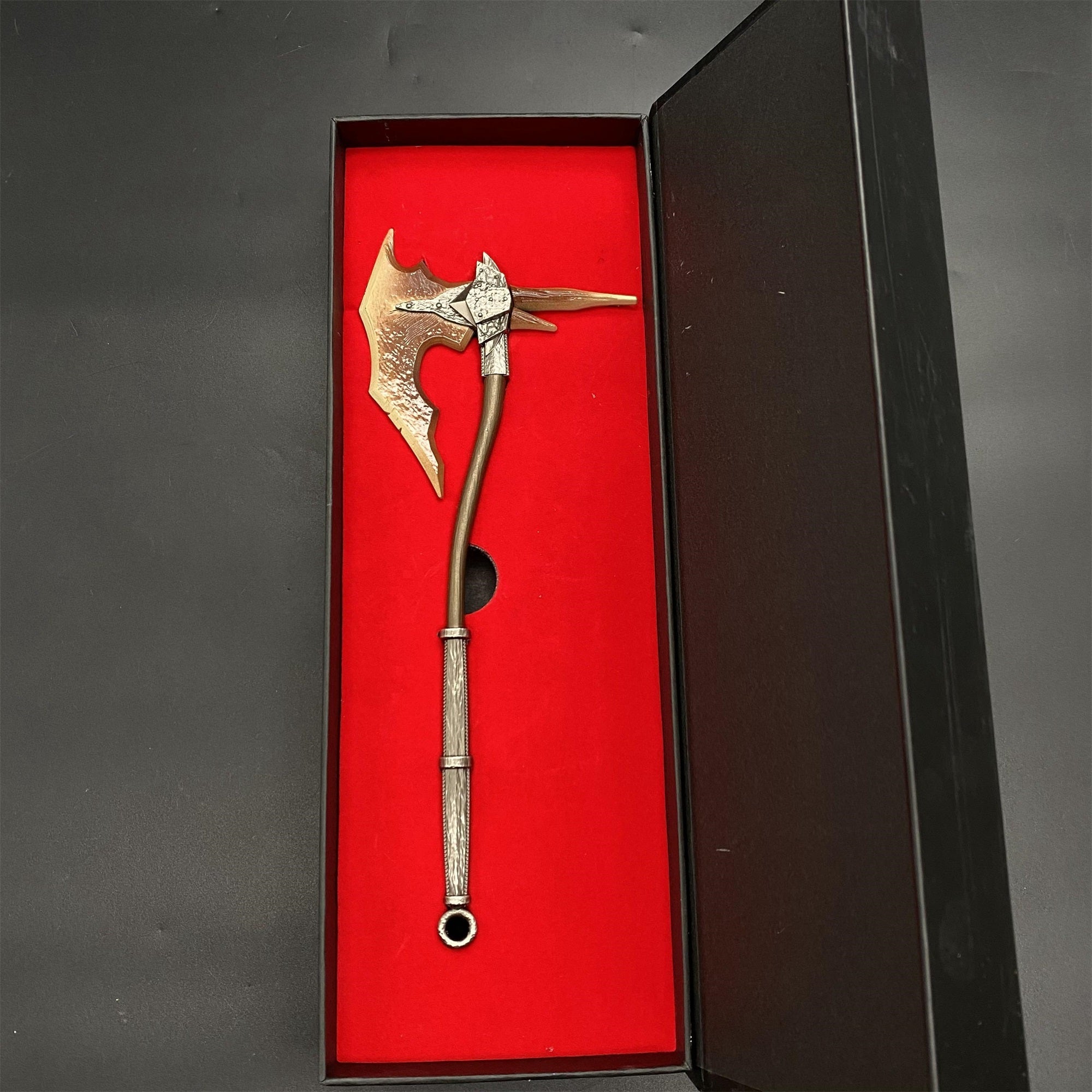 1/6 Scale Skyrim Dragon Bone Weapon Metal Miniatures Dragon Bone Giant Axe - Tophatter Daily Deals