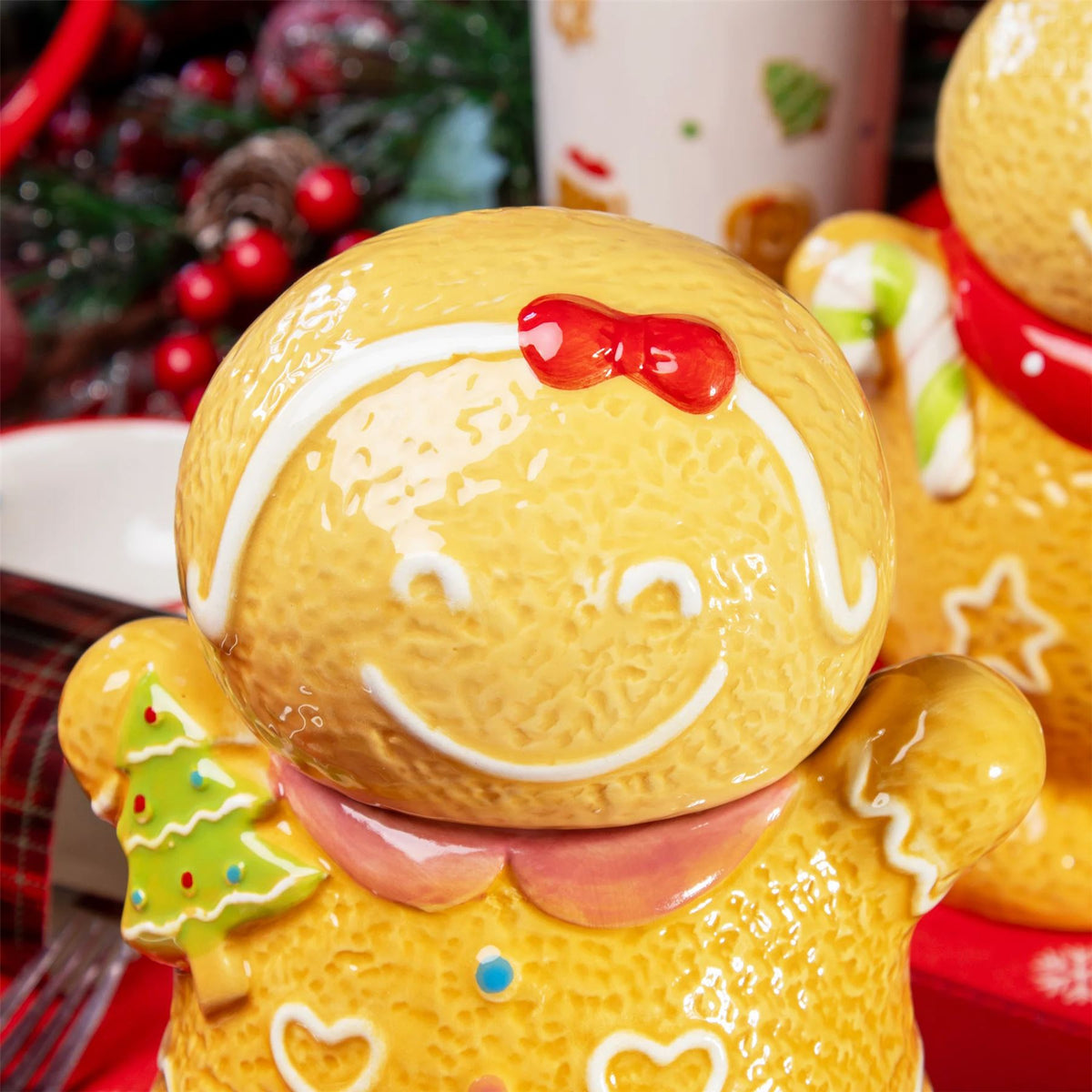 Gingerbread Girl Christmas Storage Jar | Festive Ceramic Kitchen Cookie Jar 18cm Jar - Tophatter Daily Deals