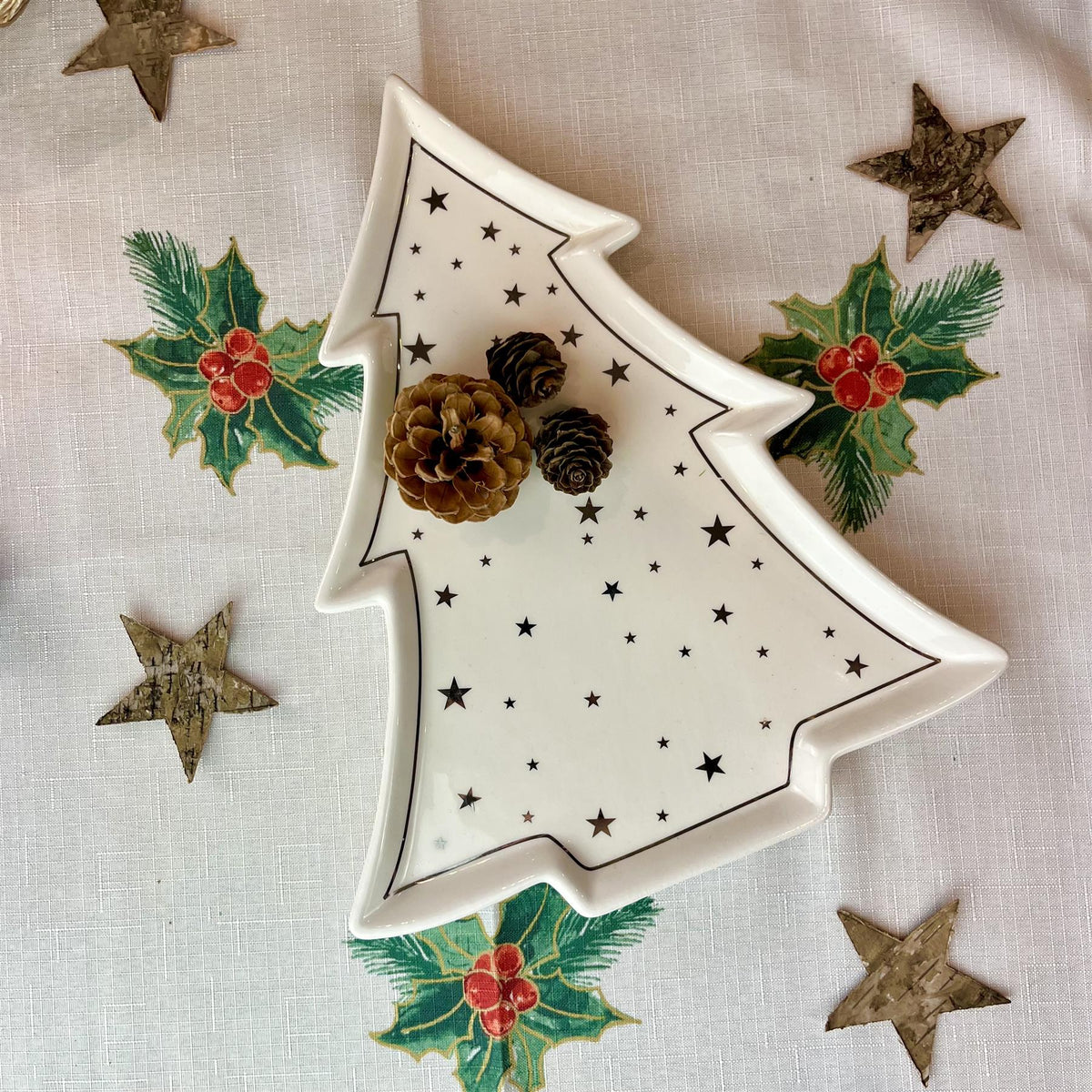 Christmas Tree Trinket Dish | White Ceramic Tree-shaped Trinket Tray - 26cm Plate - Tophatter Daily Deals