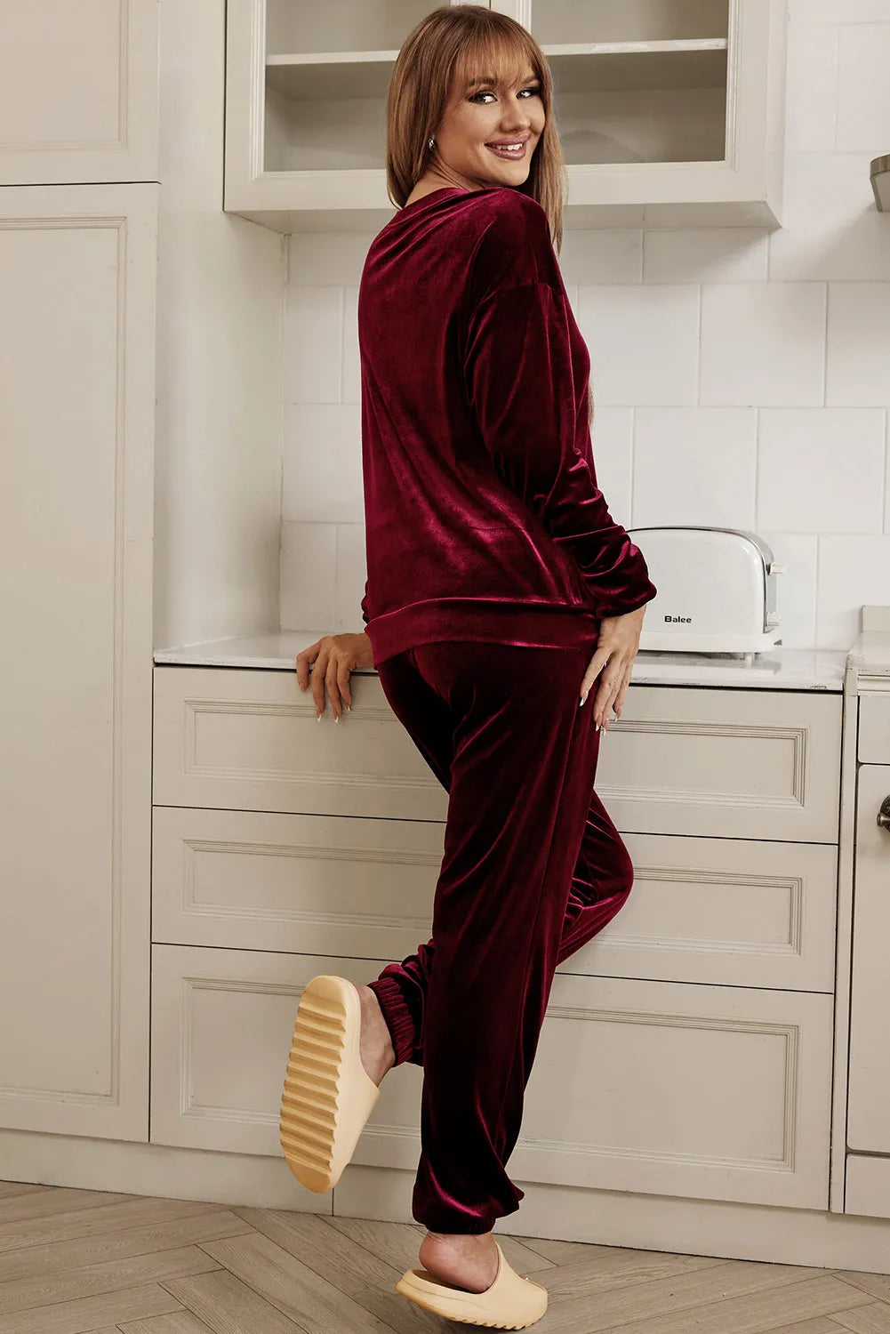 Fiery Red Solid Velvet Two Piece Lounge Set Loungewear & Sleepwear/Loungewear - Tophatter Daily Deals