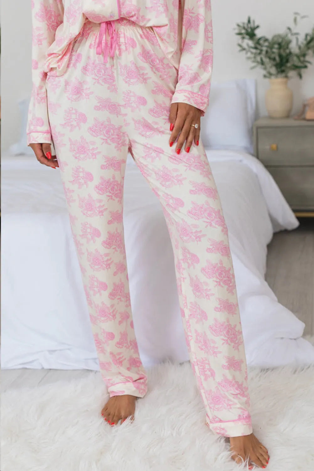 Pink Floral Long Sleeve and Pants Pajamas Set Loungewear & Sleepwear/Sleepwear - Tophatter Daily Deals
