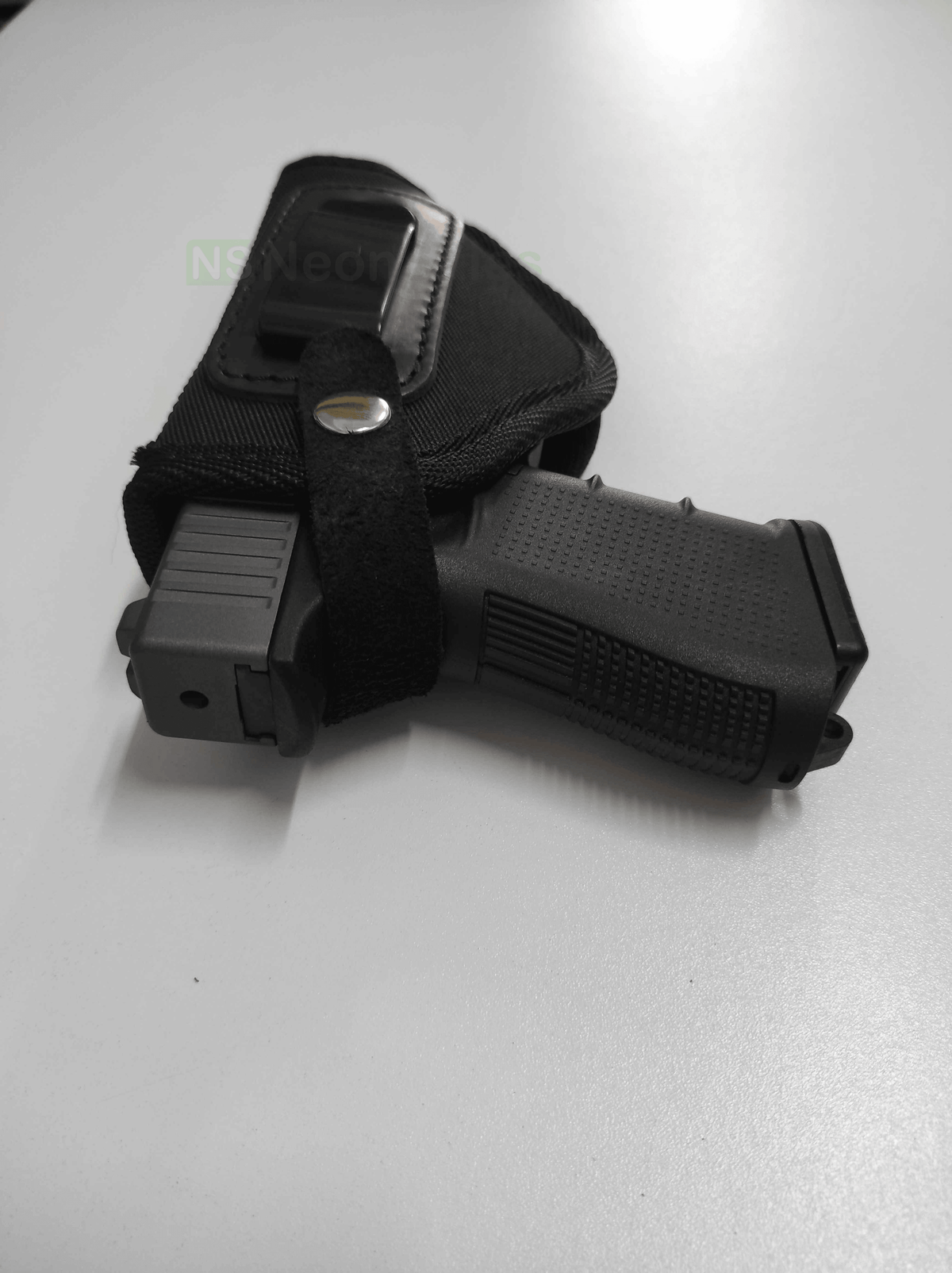 EL PASO CORDURA CLIP-ON W/ STRAP (IWB) - MED RAIL - Tophatter's Army Deals HOLSTERS & BAGS - Tophatter Daily Deals