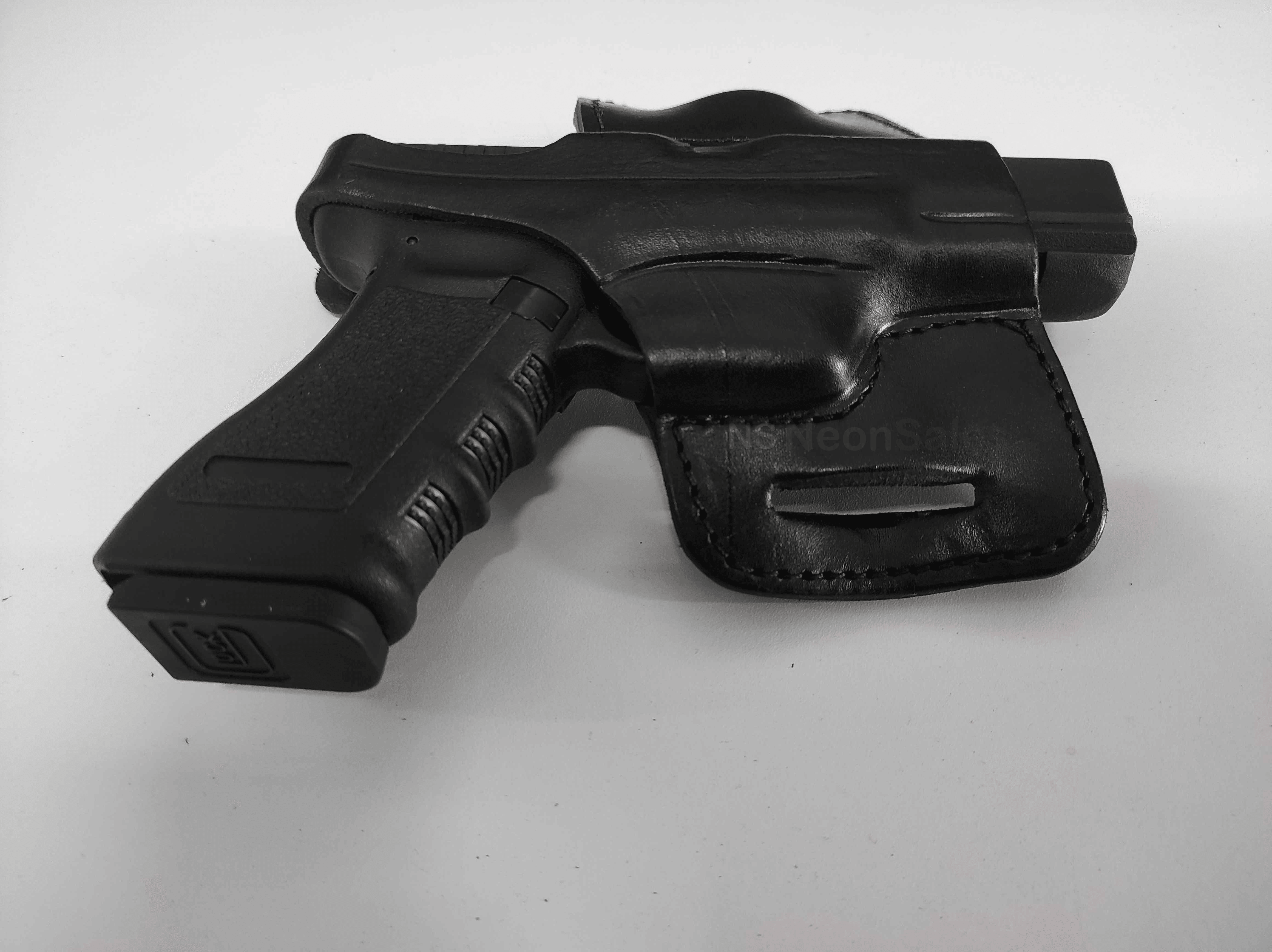 EL PASO HARD LEATHER BIKINI HOLSTER, GLOCK 17/19 - Tophatter's Army Deals HOLSTERS & BAGS - Tophatter Daily Deals