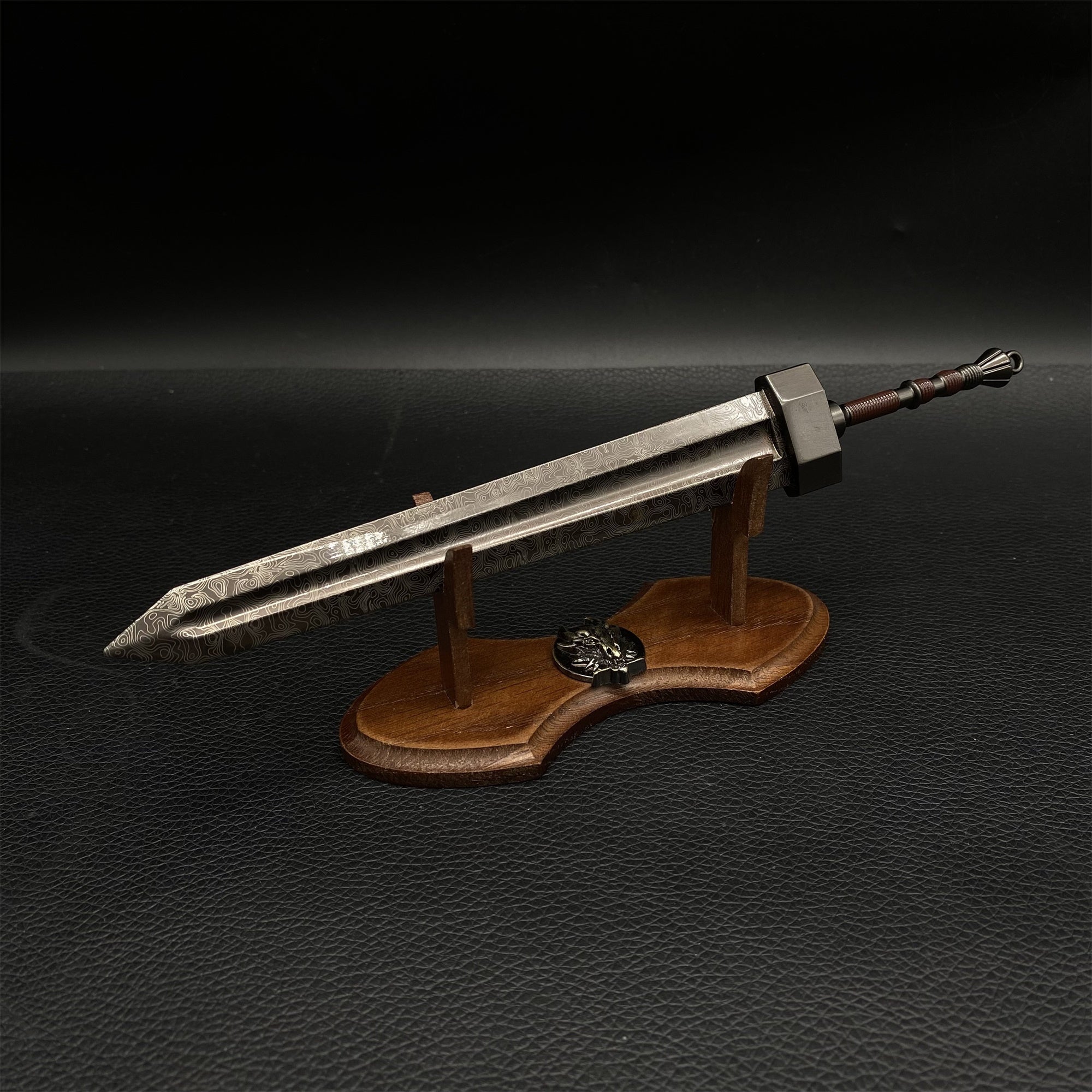 Metal ER Swords Metal Weapons Mini Replica 32 Options 22CM Classical Greatsword & Oak Wood Stand - Tophatter Daily Deals