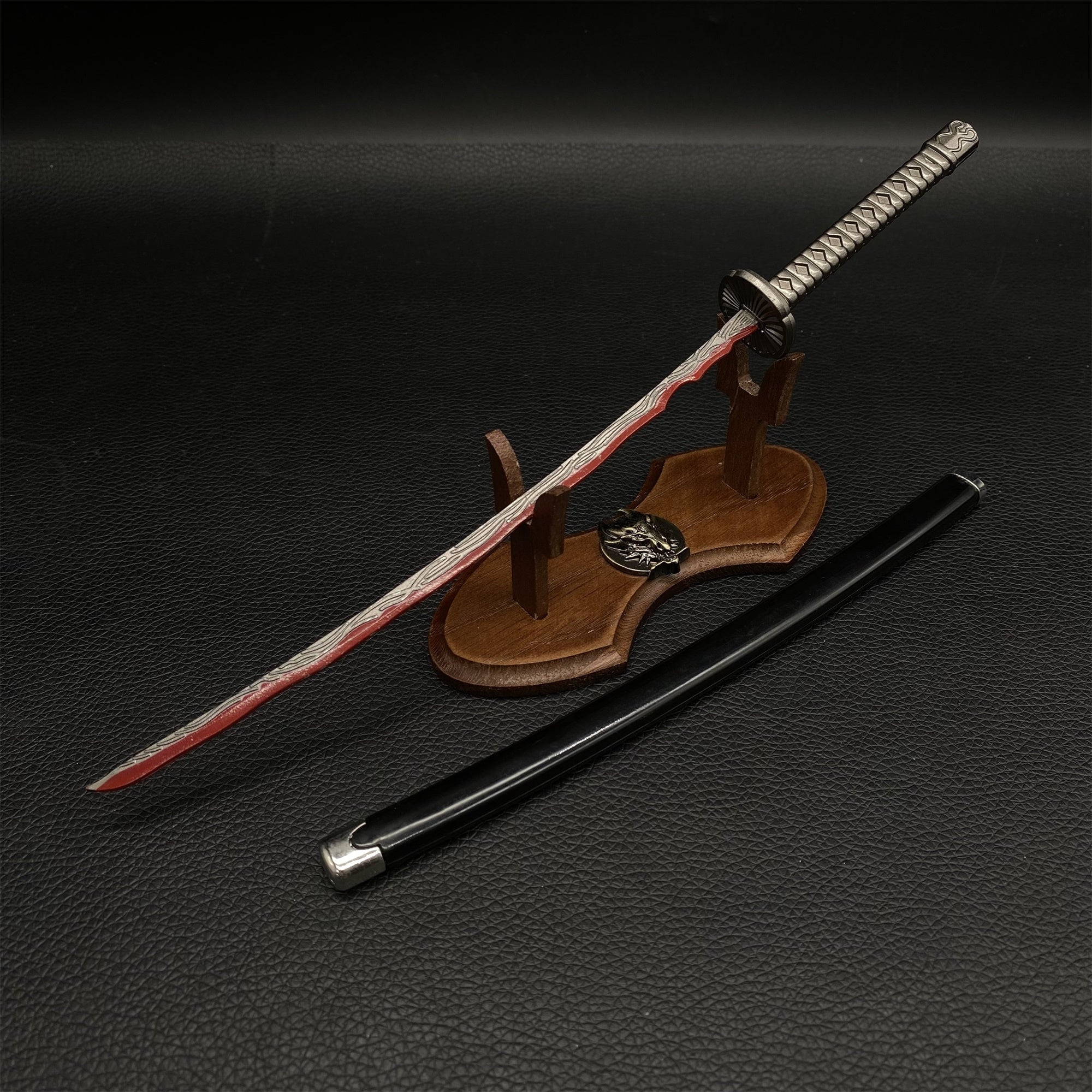 Metal ER Swords Metal Weapons Mini Replica 32 Options Rivers of Blood & Oak Wood Stand - Tophatter Daily Deals
