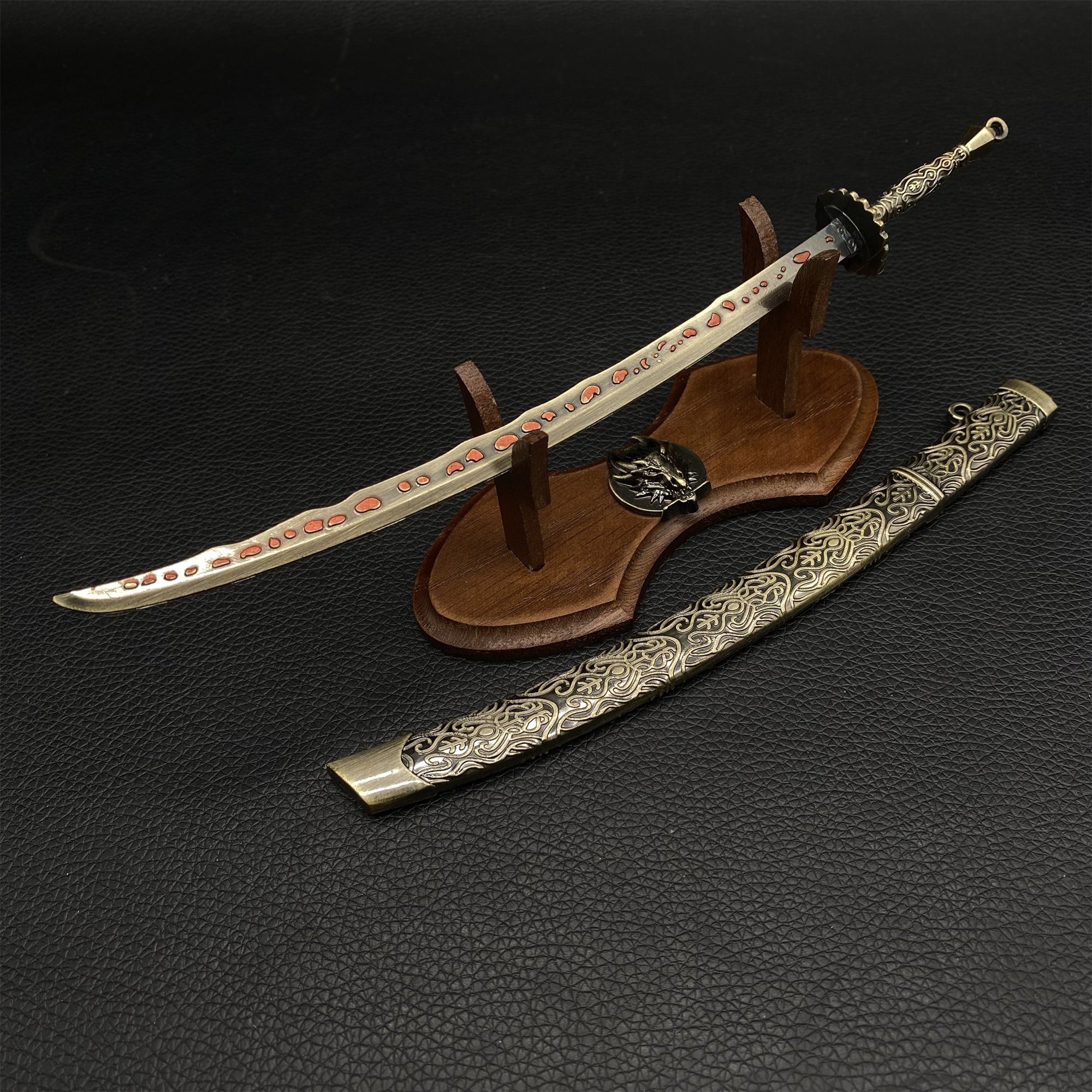 Metal ER Swords Metal Weapons Mini Replica 32 Options Meteoric Ore Blade & Oak Wood Stand - Tophatter Daily Deals