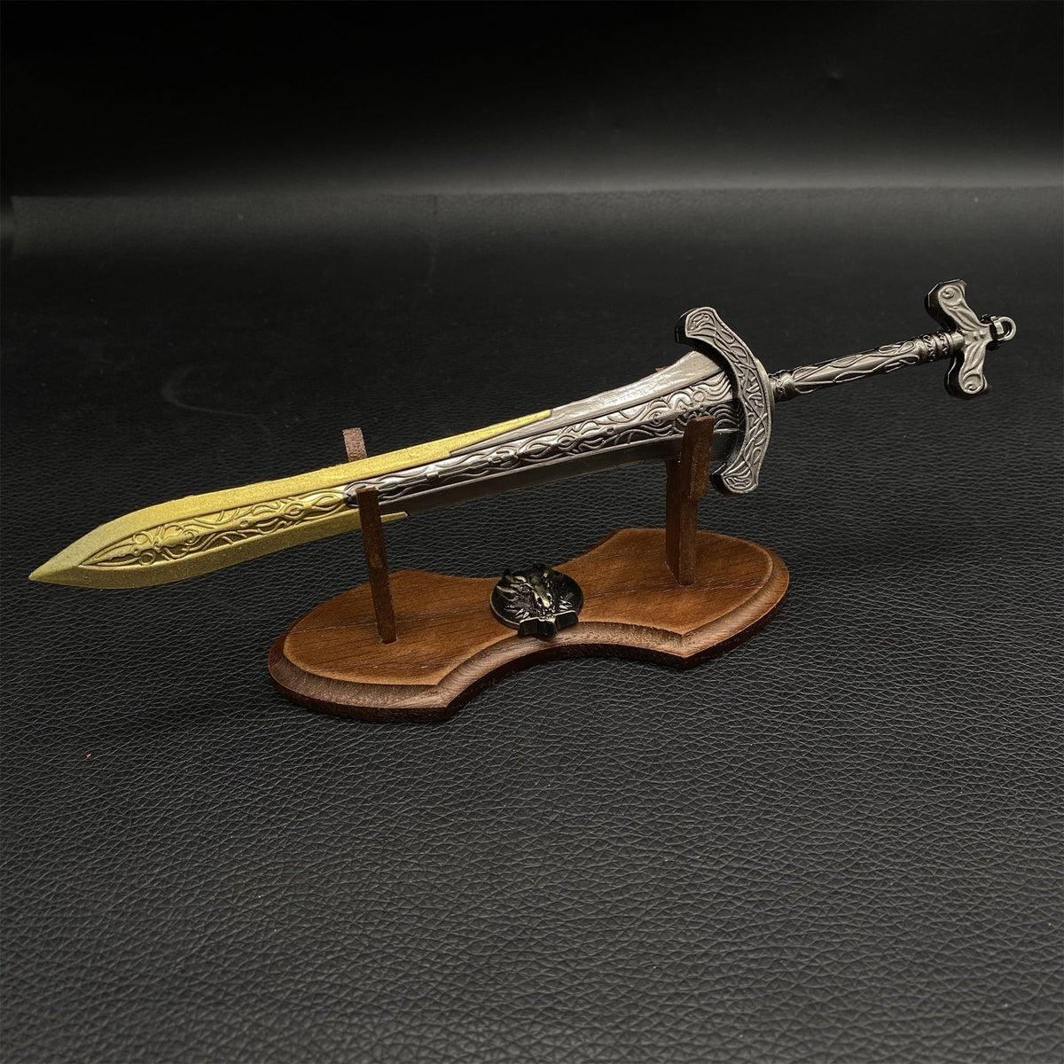 Metal ER Swords Metal Weapons Mini Replica 32 Options Gargoyle's Blackblade & Oak Wood Stand - Tophatter Daily Deals