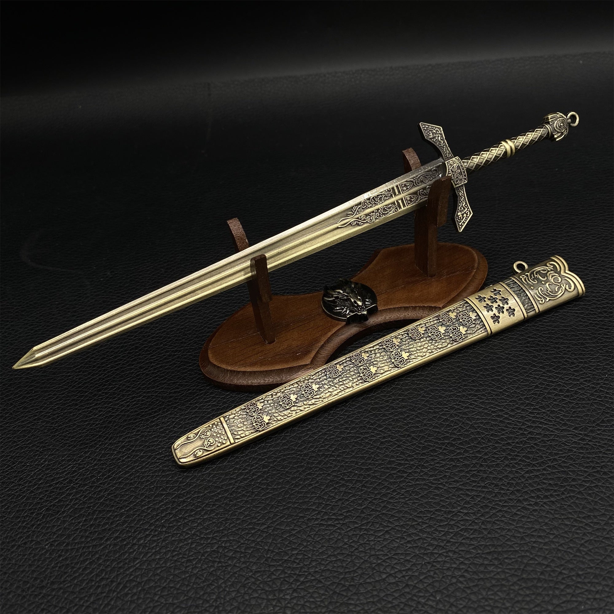 Metal ER Swords Metal Weapons Mini Replica 32 Options Banished Knight Greatsword & Oak Wood Stand - Tophatter Daily Deals