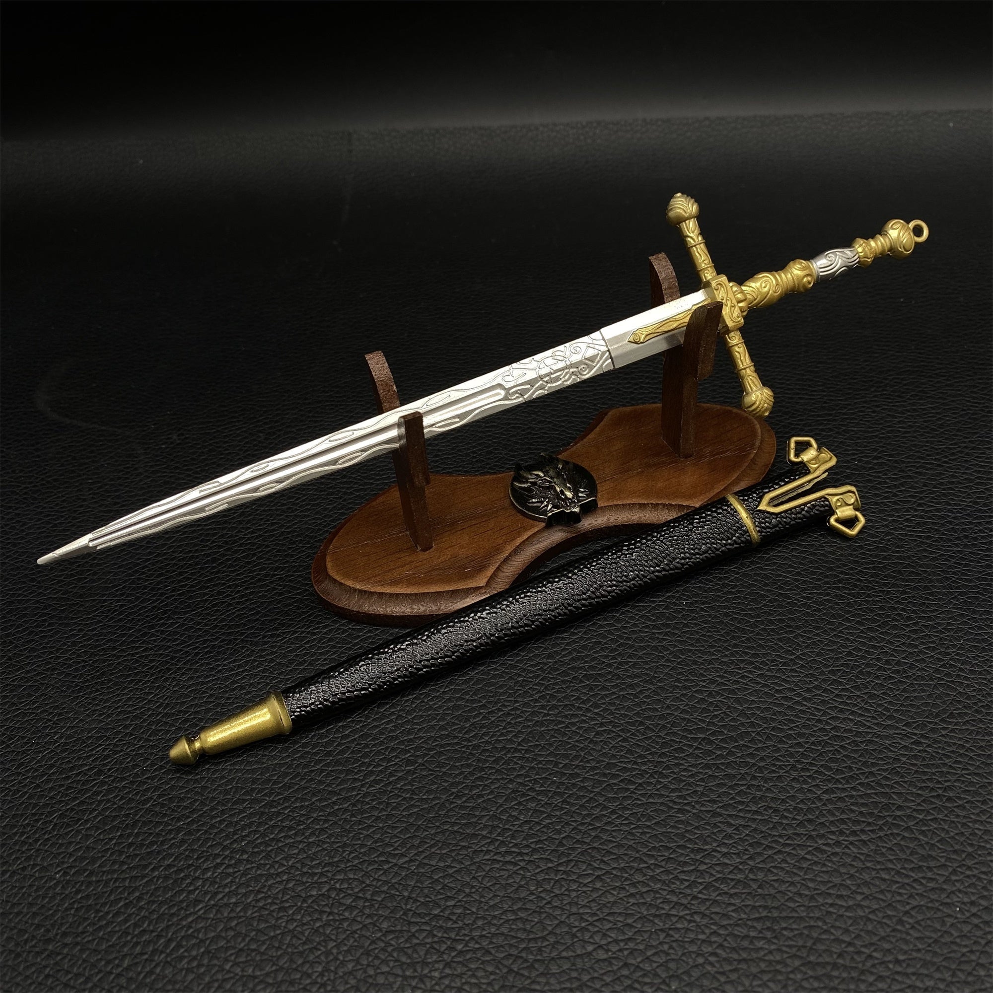 Metal ER Swords Metal Weapons Mini Replica 32 Options Lordsworn Great Sword & Oak Wood Stand - Tophatter Daily Deals