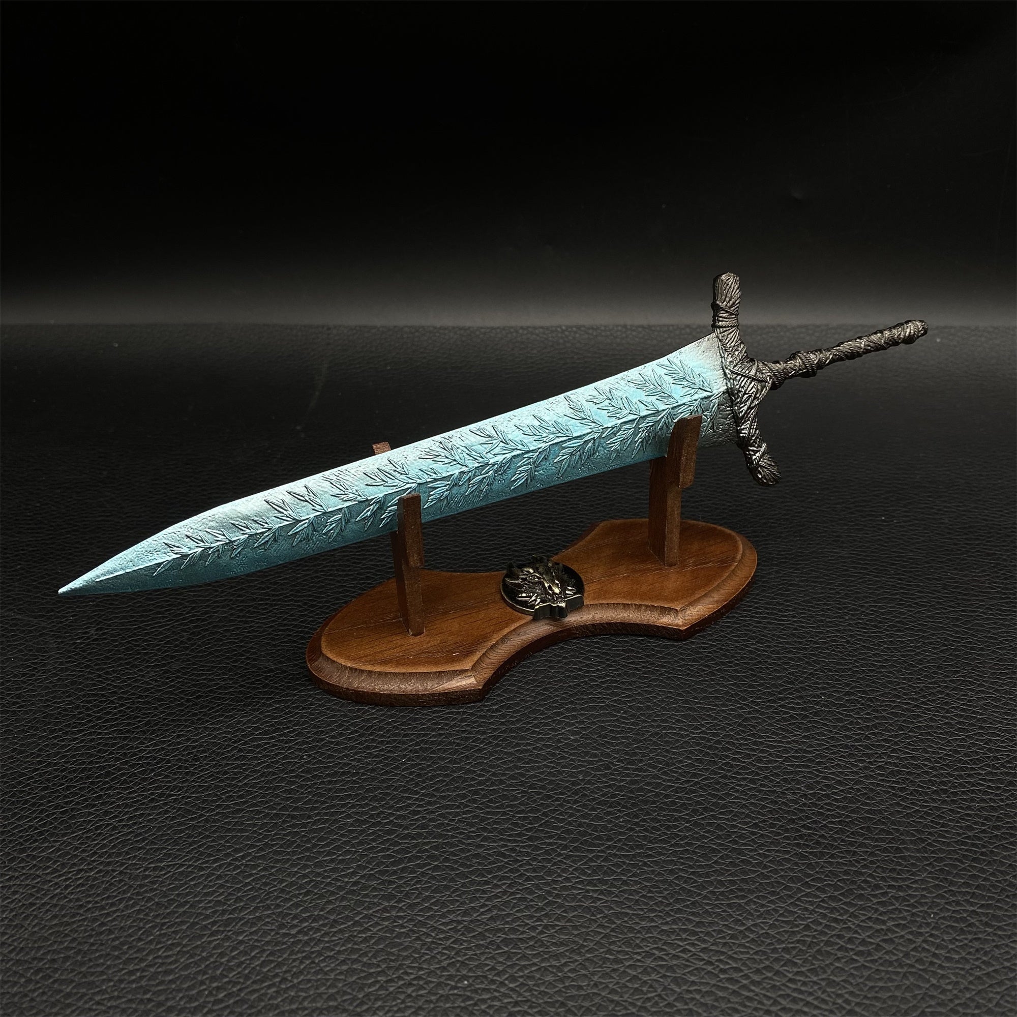 Metal ER Swords Metal Weapons Mini Replica 32 Options 20CM Dark Moonlight & Oak Wood Stand - Tophatter Daily Deals