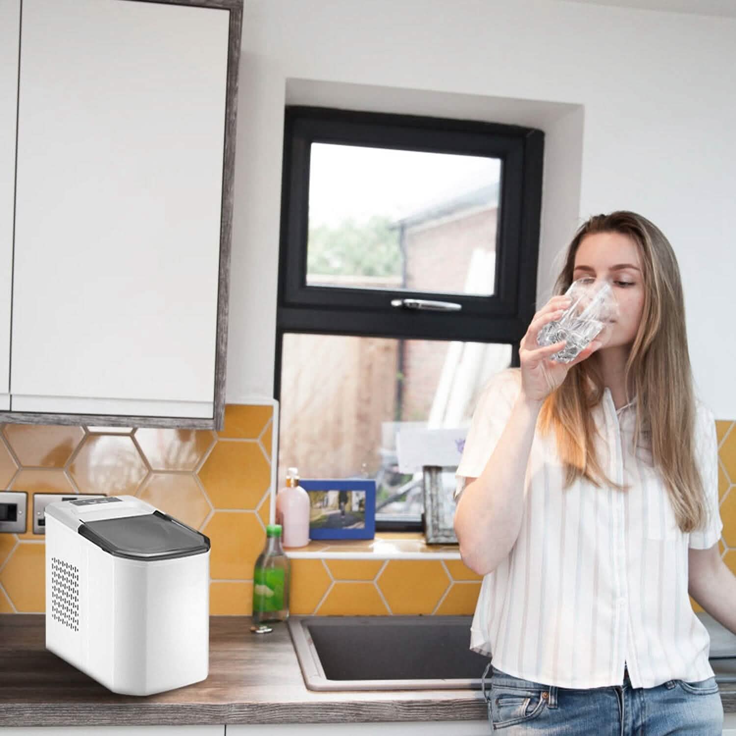 Electric Countertop Ice Make with Ice Scoop Basket Self Cleaning Kitchen Appliances - Tophatter Daily Deals