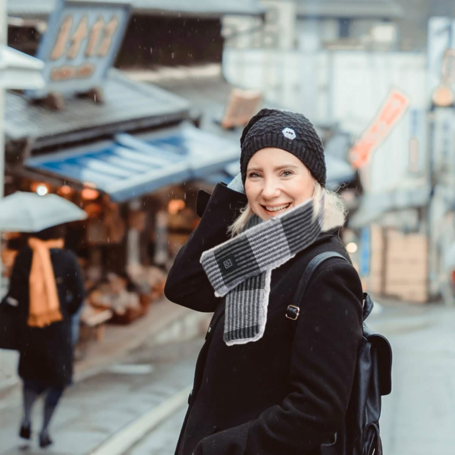 Electric Heated Scarf Gloves, Scarves & Earmuffs - Tophatter Daily Deals