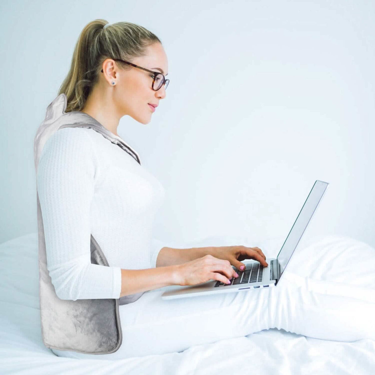 Electric Heating Wrap for Neck Shoulder Health & Wellness - Tophatter Daily Deals