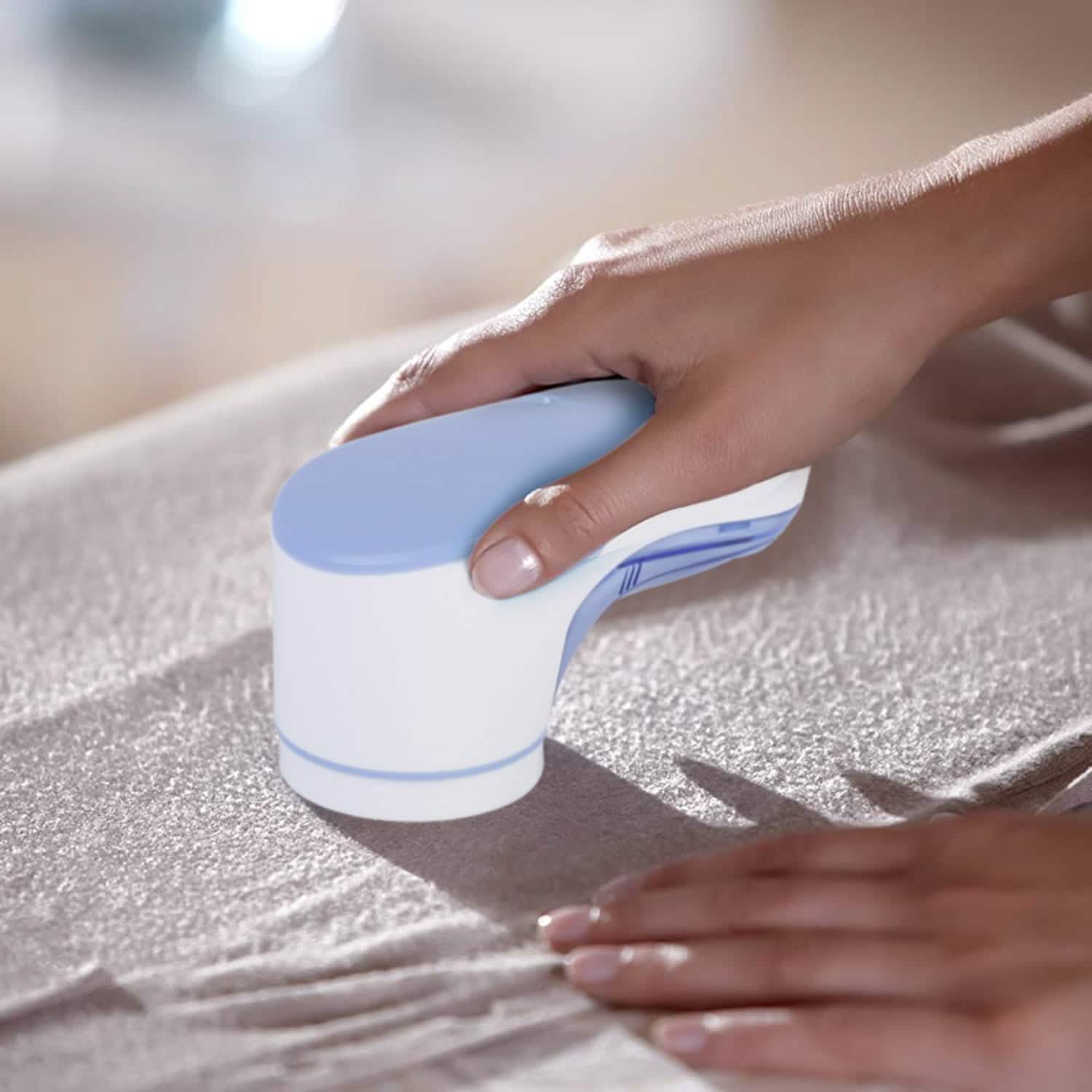 Electric Lint Shaver USB Rechargeable Fabric Clothes Lint Fluff Remover Household Appliances - Tophatter Daily Deals