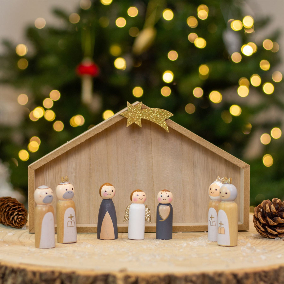 7-Piece Wooden Christmas Nativity Scene with Mini Peg Figures & Stable - 23.5cm Nativity Set - Tophatter Daily Deals