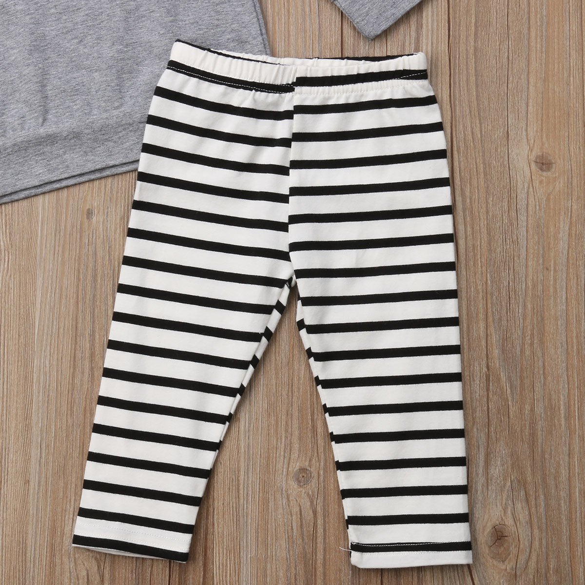 Brown Bear Shape Cute Long-sleeved Simple Children's Suit 0 - Tophatter Daily Deals