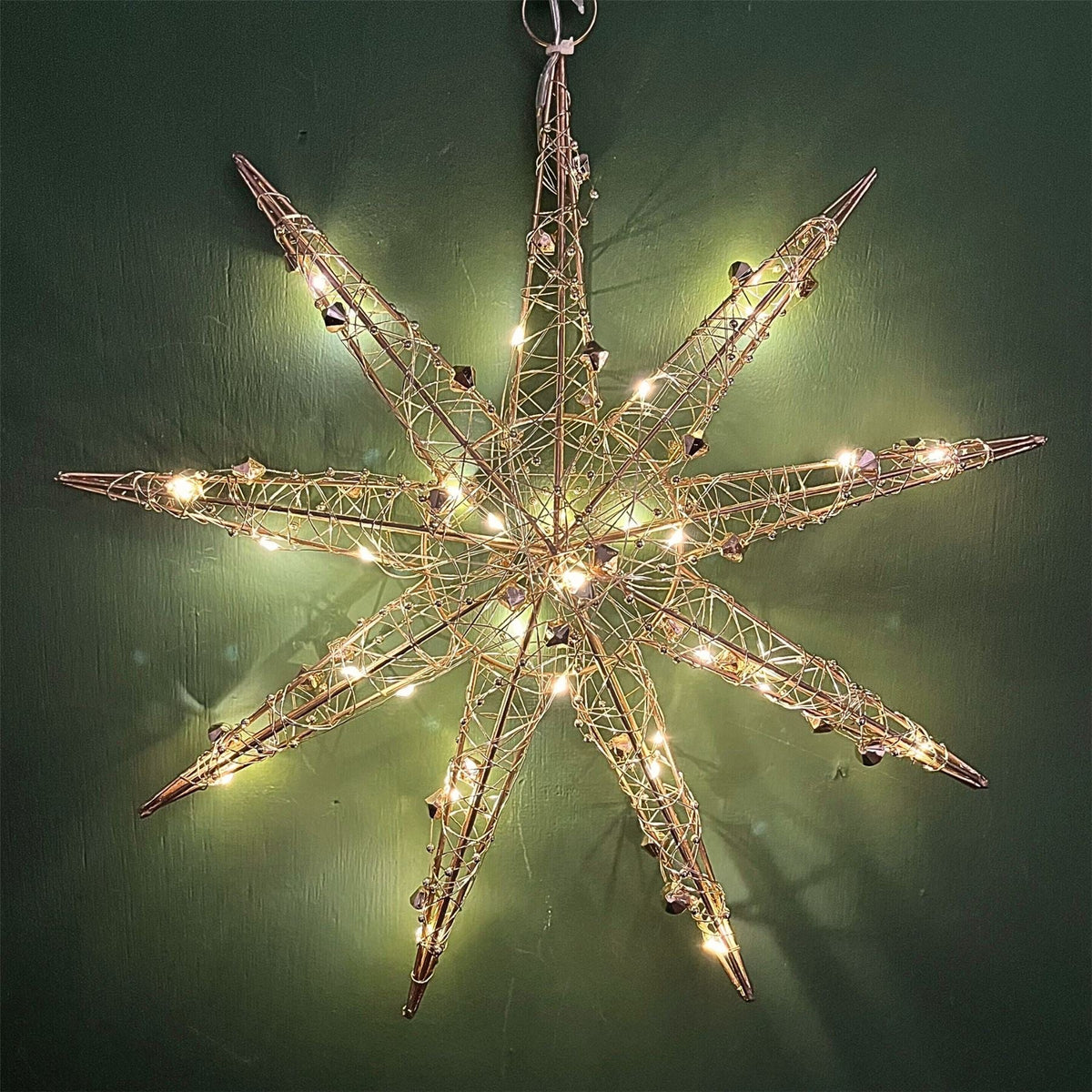 3D Gold Christmas Star Light | 20 LED Battery Operated Window Decoration - 32cm LED Light - Tophatter Daily Deals