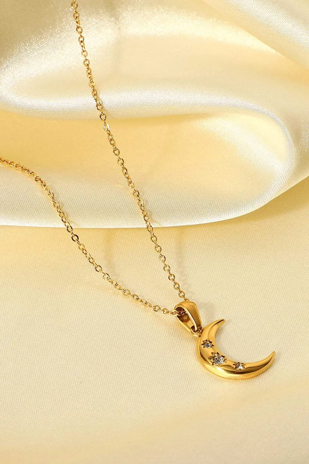 18K Gold Plated Inlaid Zircon Moon Pendant Necklace Necklaces - Tophatter Daily Deals