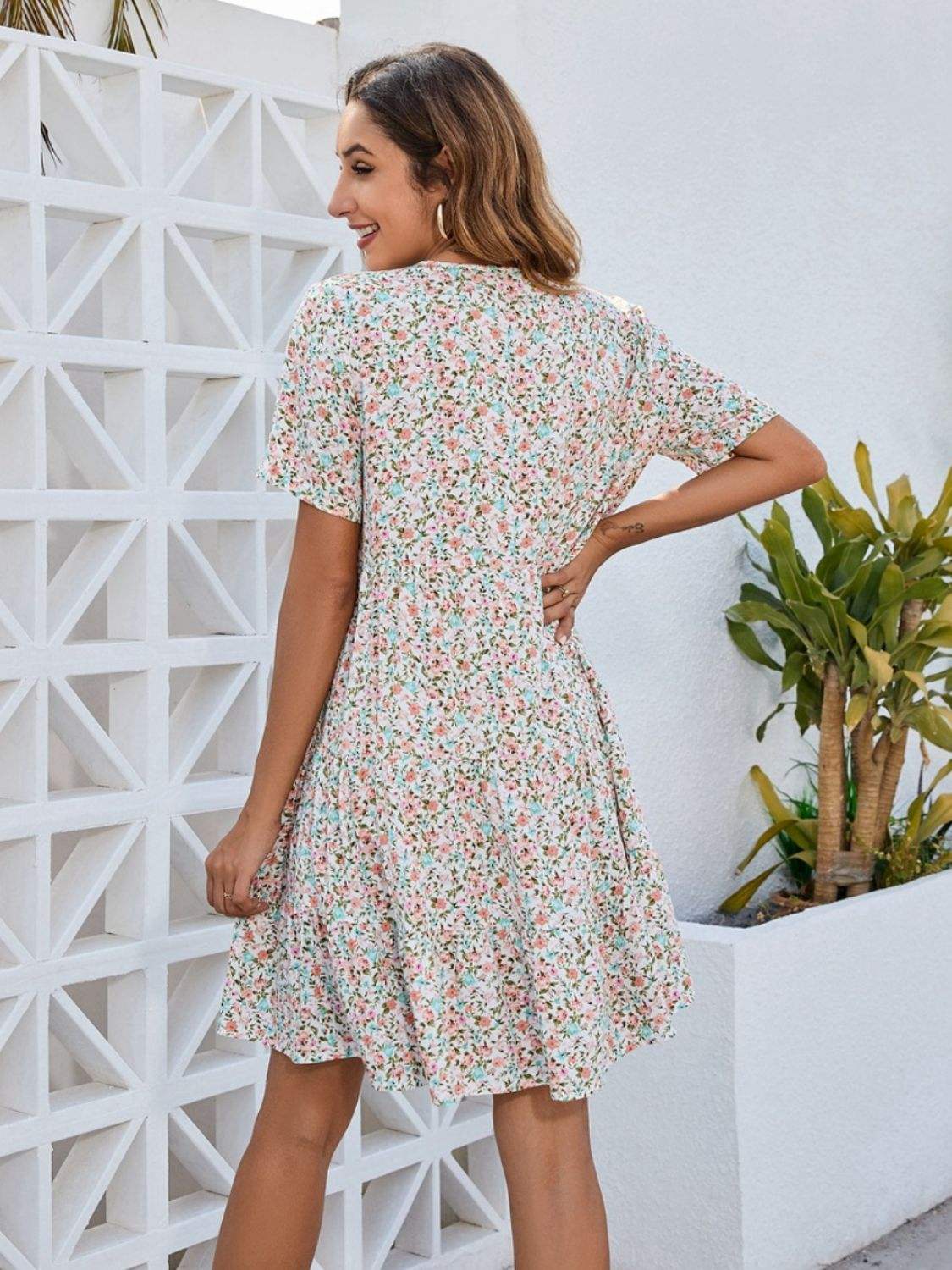 Ditsy Floral V-Neck Mini Dress Casual Dresses - Tophatter Daily Deals