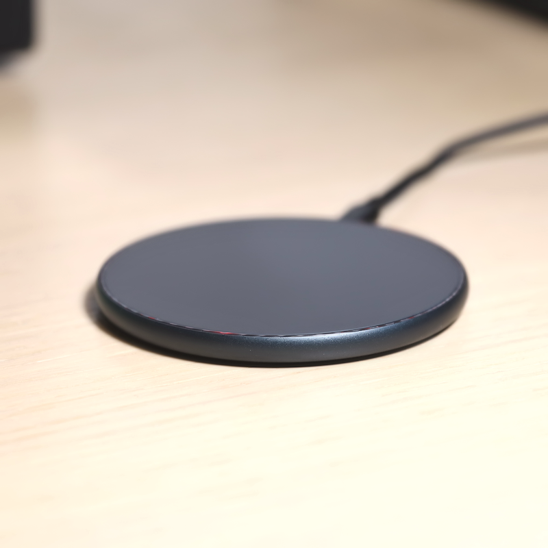Wireless Fast Charger Charger - Tophatter Daily Deals