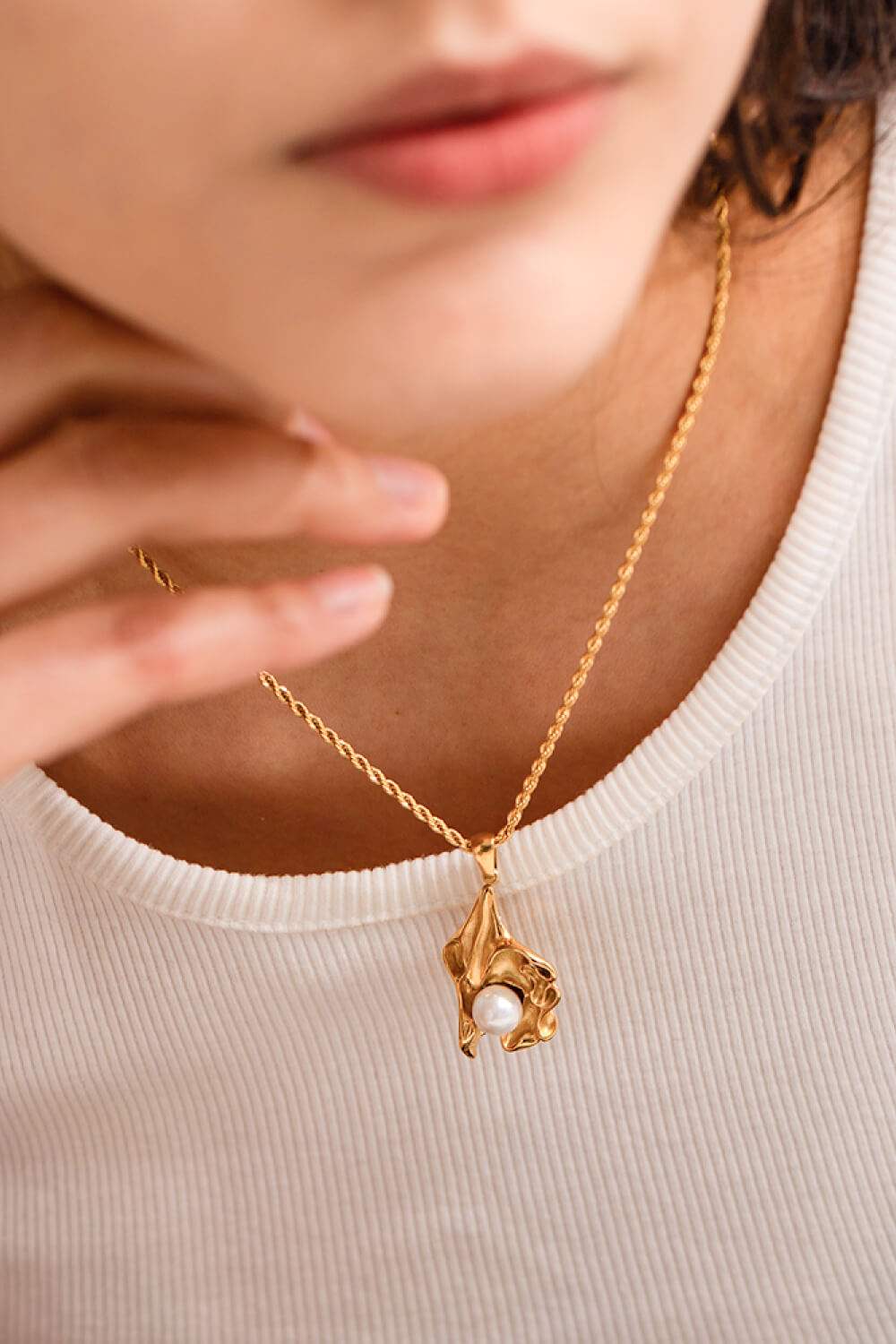 Pearl Trim Pendant Stainless Steel Necklace Necklaces - Tophatter Daily Deals