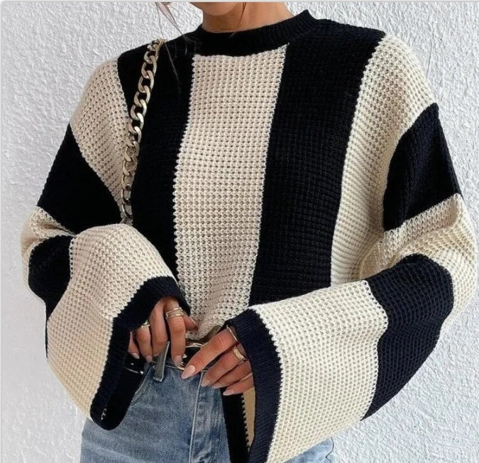 Oversized Women’s Knitted Sweater - Bell Sleeve, Chunky 3D Changing Face Moving Picture Frame - Tophatter Daily Deals