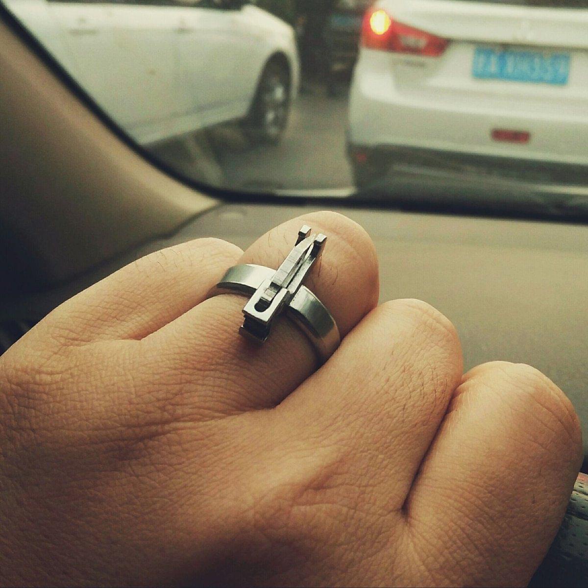 Folding Brass Knuckle Knife Brass Knuckles - Tophatter Daily Deals