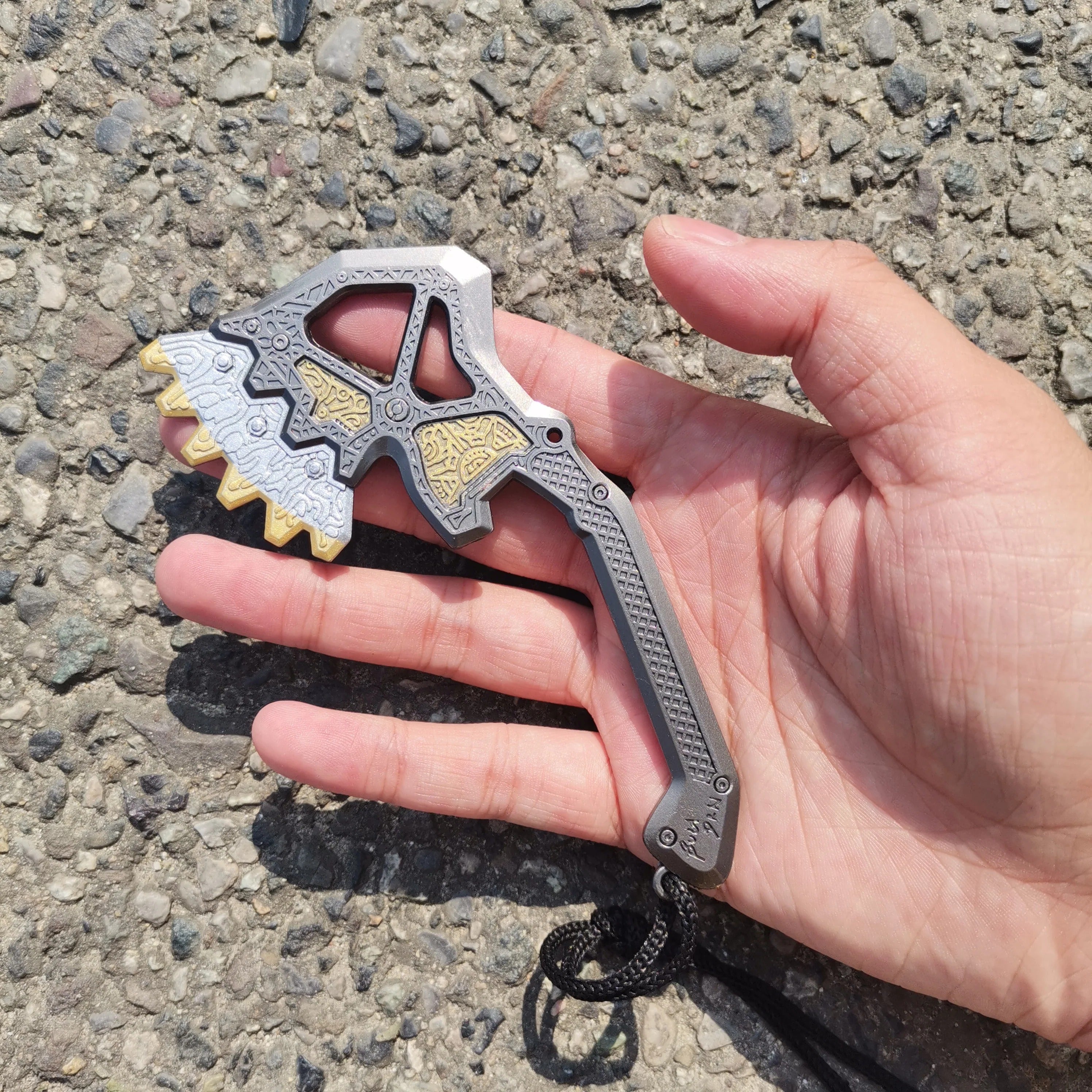 Mini Scale Bloodhound Wraith Gibraltar Mirage Wattson Crypto Valkyrie Heirloom Metal Crafts Gibraltar Heirloom 13CM - Tophatter Daily Deals