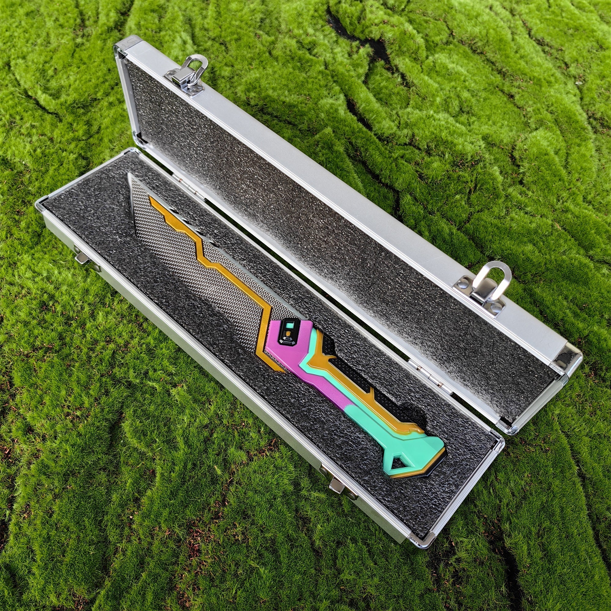 1:1 Glitchpop Knife Life Size Metal Replica--Blunt Blade Dagger With Aluminum Box - Tophatter Daily Deals