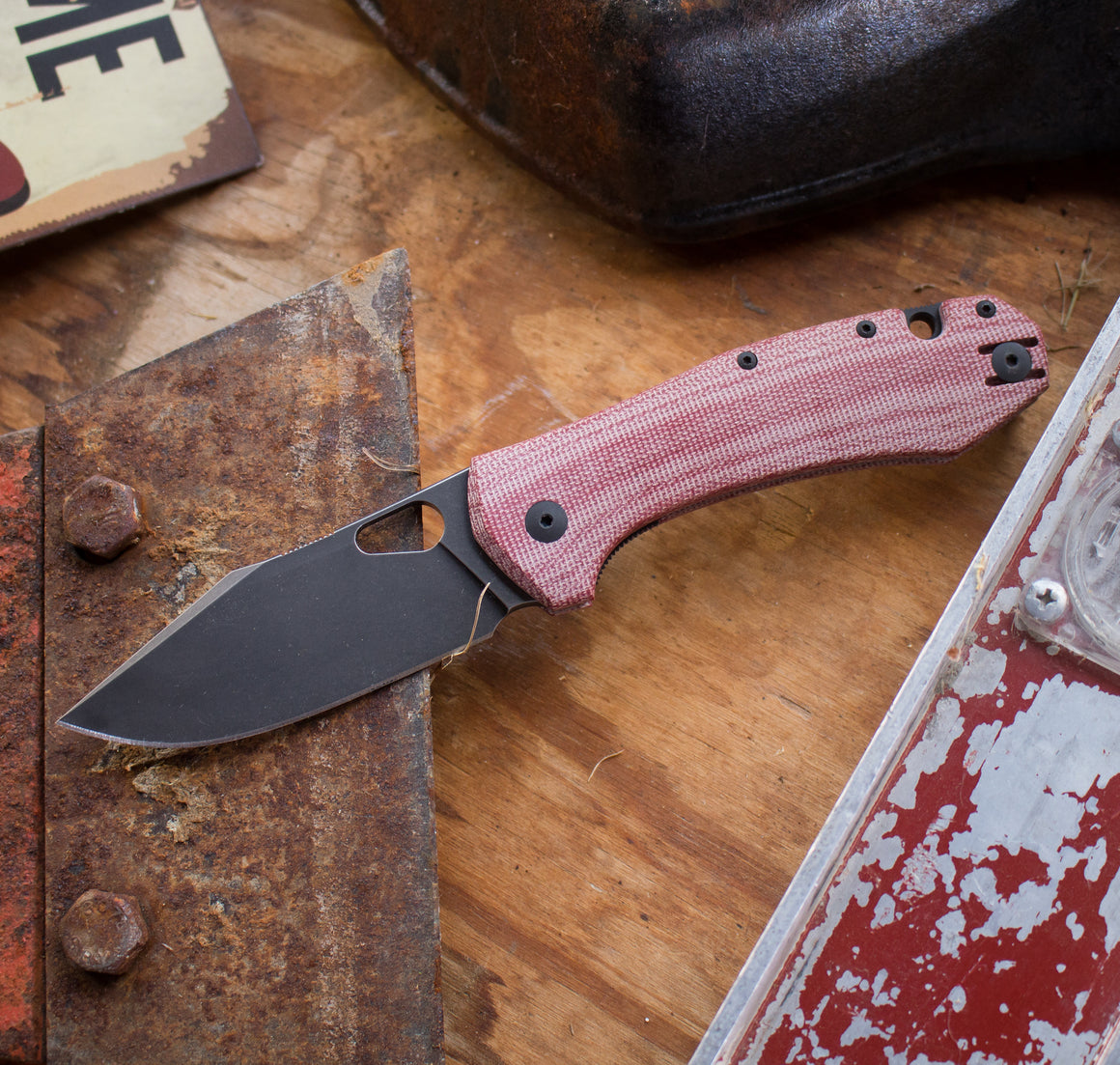 GiantMouse ACE Grand - Red Canvas Micarta - Black PVD Stonewashed M390 - CLOSEOUT Collectors - Tophatter Daily Deals