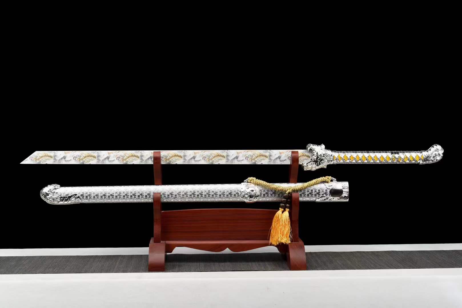 Handmade Tsunami Tiger High Manganese Steel Chinese Sword With Tiger pattern - Tophatter Daily Deals