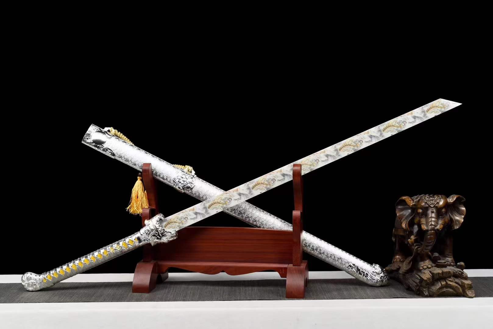 Handmade Tsunami Tiger High Manganese Steel Chinese Sword With Tiger pattern - Tophatter Daily Deals