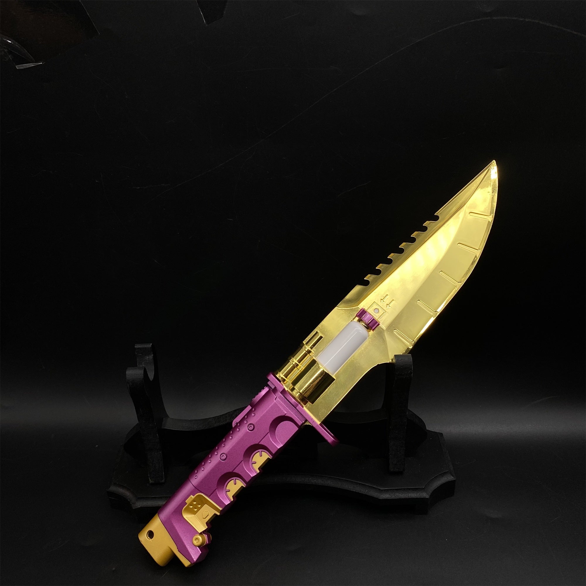 Headhunter Life Size Metal Replica - Tophatter Daily Deals