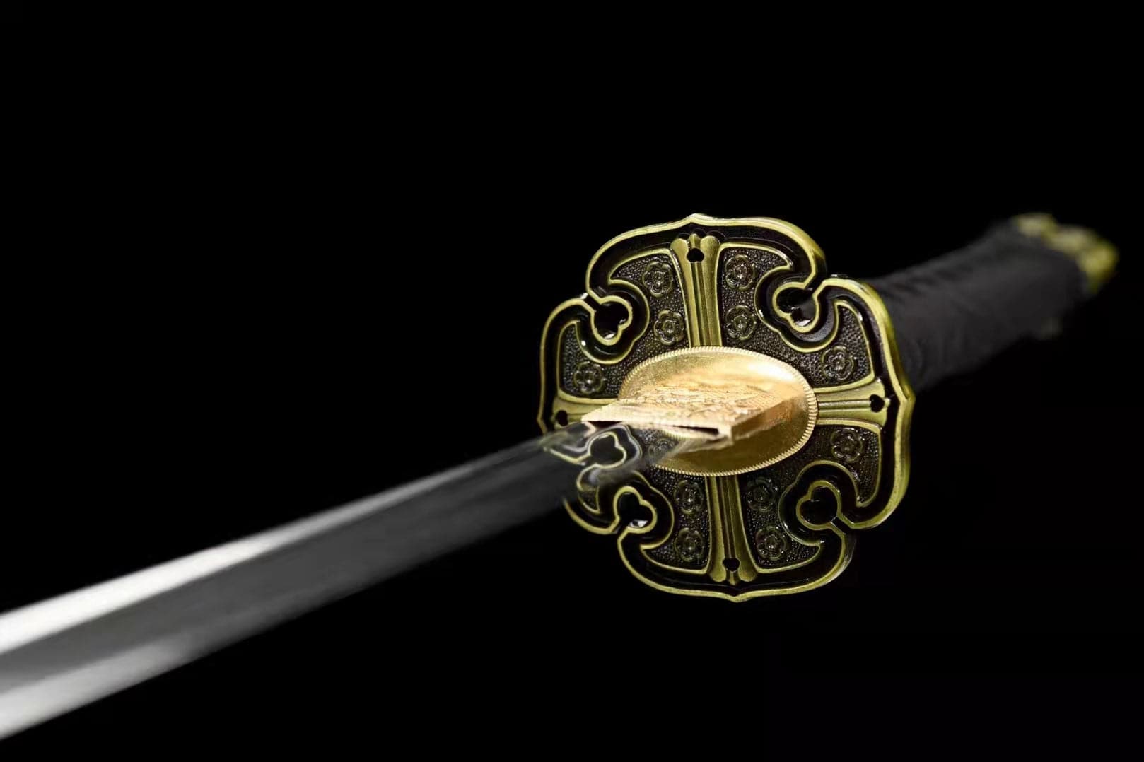 High-performance Japanese Tachi Odachi 村雨丸 Spring Steel Exclusive mold opening - Tophatter Daily Deals
