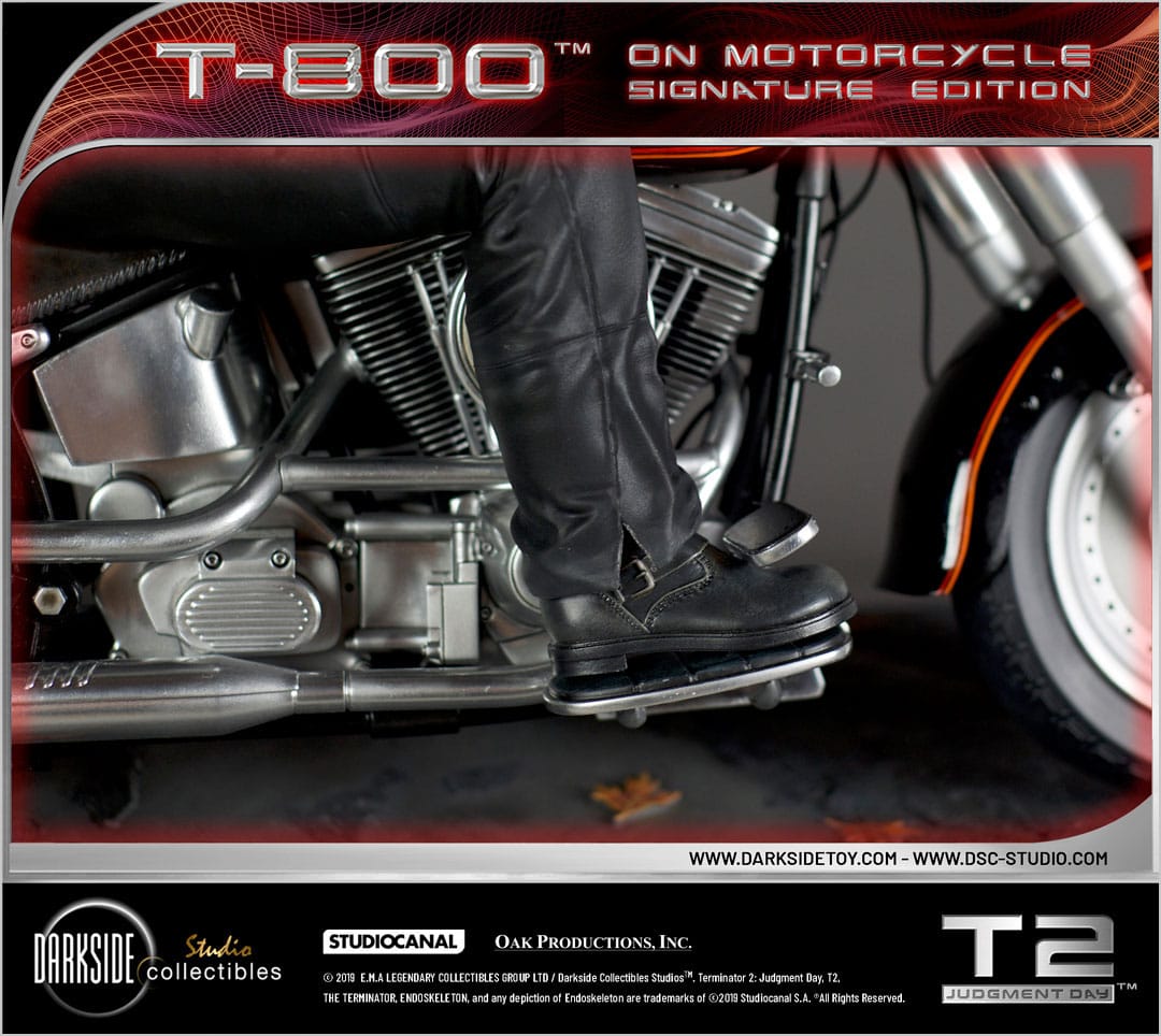 Terminator 2 - T-800 on Motorcycle Limited Signature Edition - COA Signed By Arnold Schwarzenegger! Model Motorcycle - Tophatter Daily Deals