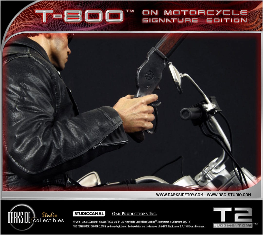 Terminator 2 - T-800 on Motorcycle Limited Signature Edition - COA Signed By Arnold Schwarzenegger! Model Motorcycle - Tophatter Daily Deals