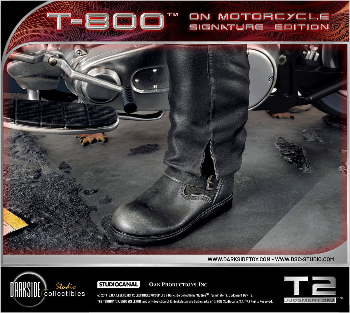Terminator 2 - T-800 on Motorcycle Limited Signature Edition - COA Signed By Arnold Schwarzenegger! Model Motorcycle - Tophatter Daily Deals