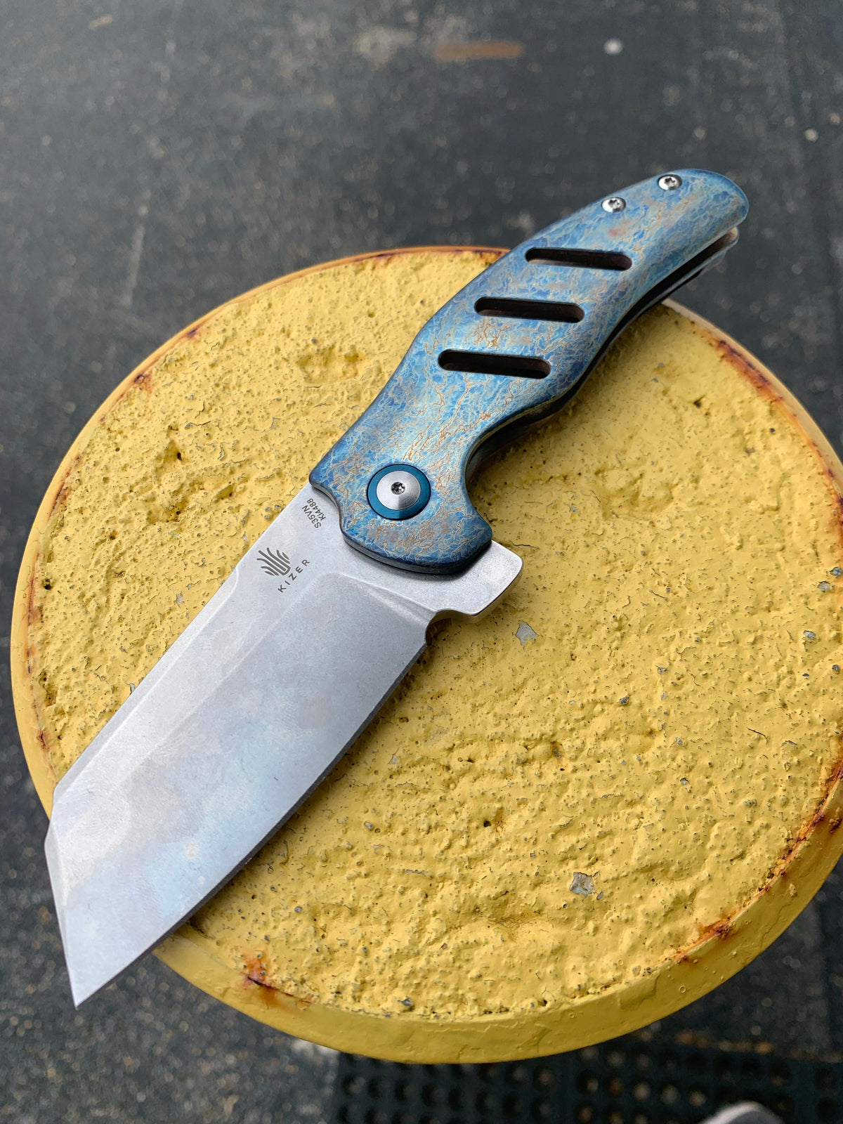 Kizer Sheepdog - Lightning Strike Finish - St. Nick's Custom Anodization Knives - Tophatter Daily Deals