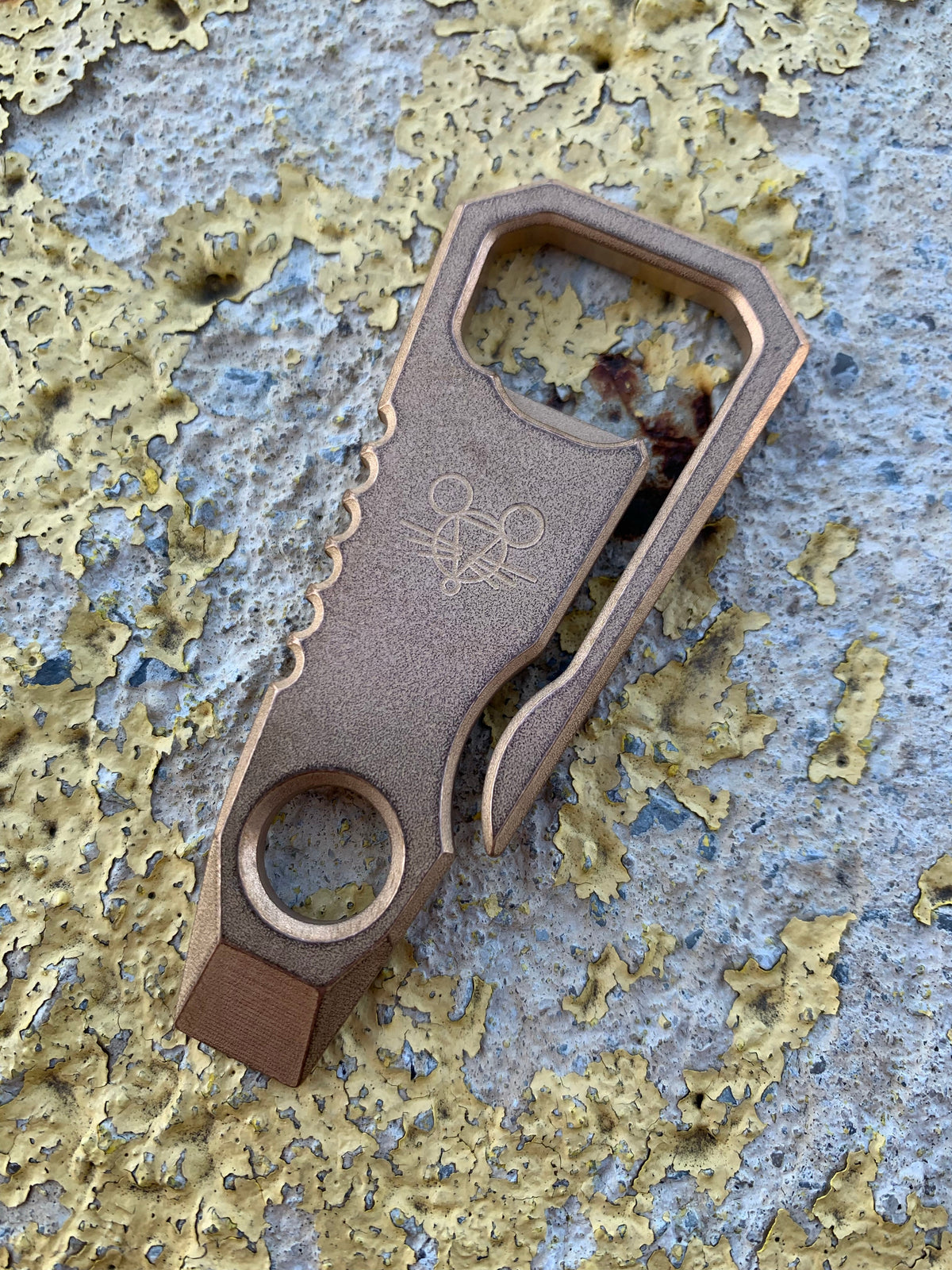 GiantMouse Caplifter/Prybar - Bronze Knives - Tophatter Daily Deals
