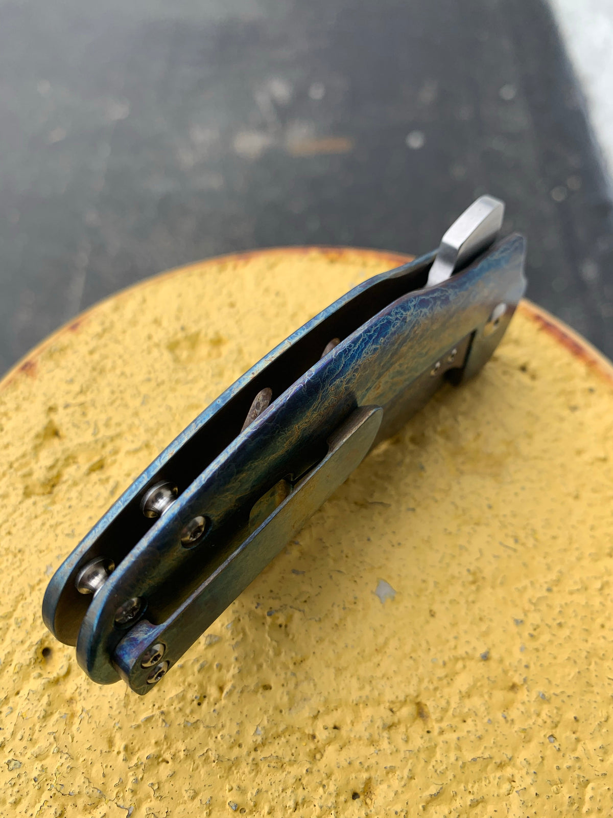 Kizer Sheepdog - Lightning Strike Finish - St. Nick's Custom Anodization Knives - Tophatter Daily Deals