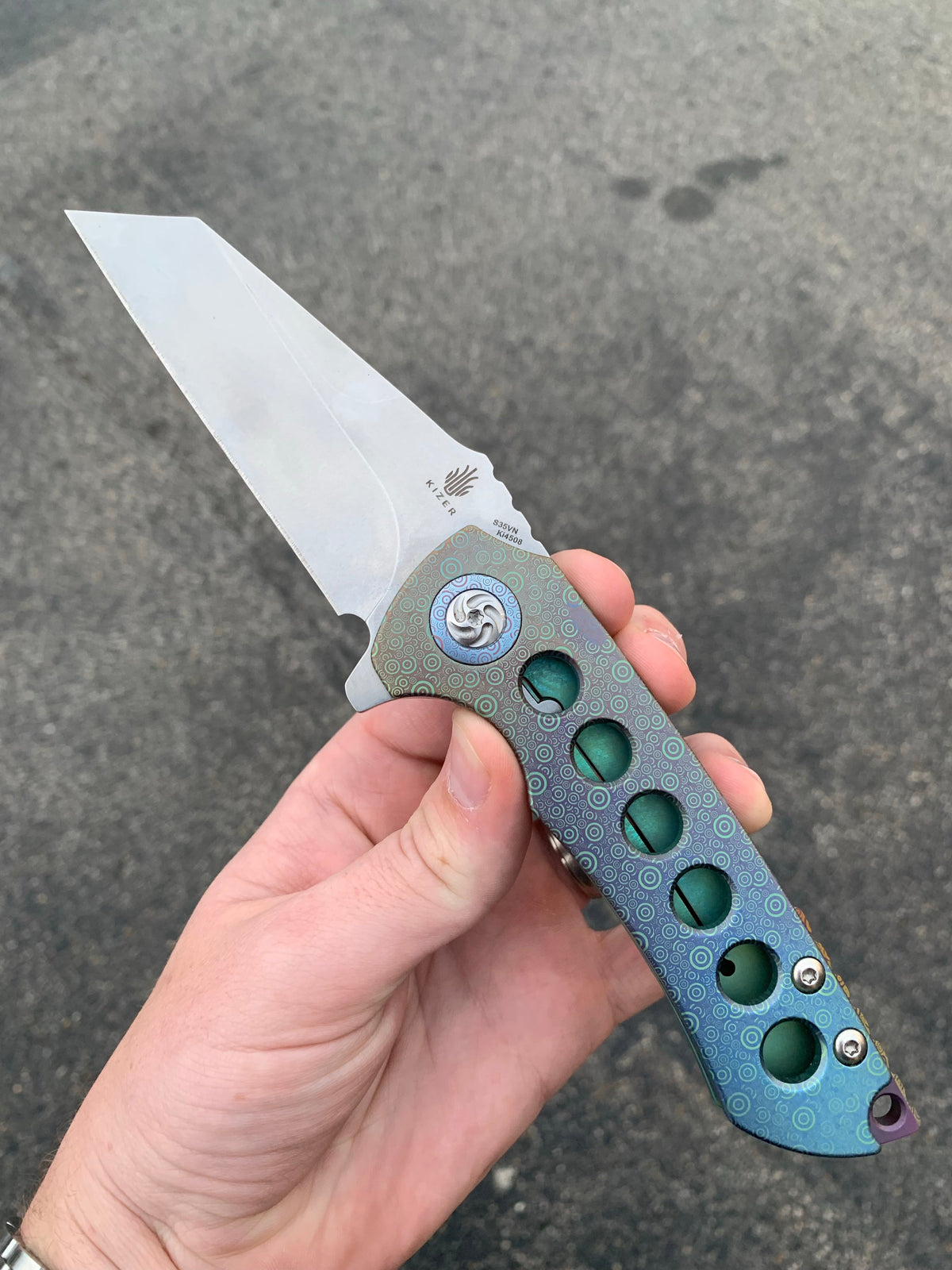 Kizer Critical - St. Nick's Custom Anodization - Ano Fade "Rings" Knives - Tophatter Daily Deals